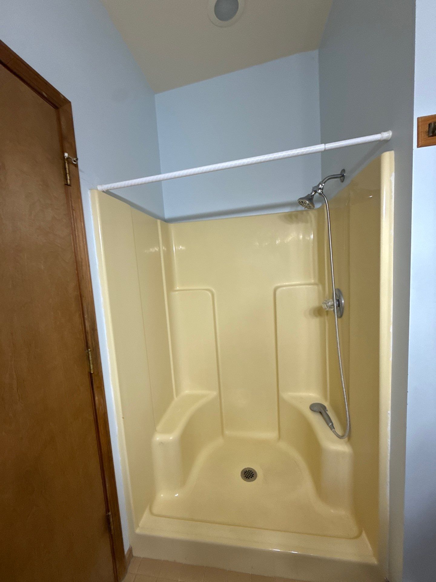 Walk-In Shower Replacement with Marbled Panels in Indian River by Rainbow Seamless Systems