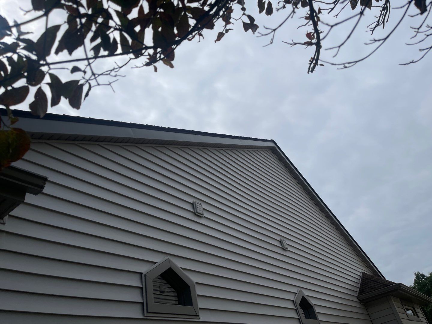 Siding Replacement using CertainTeed Restoration Classic D5 by 180 Contractors