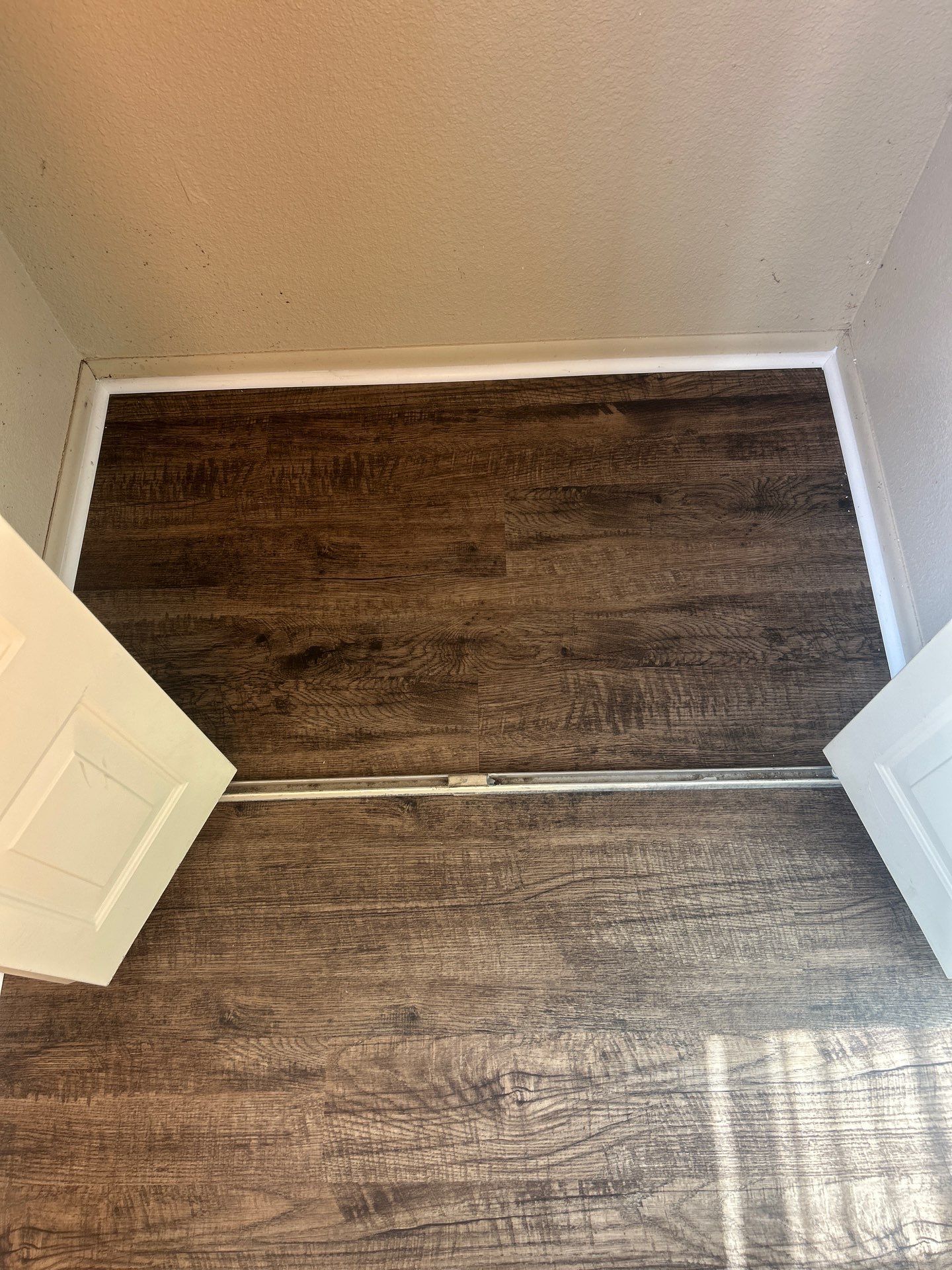 Flooring Installation by Vrmmm Flooring