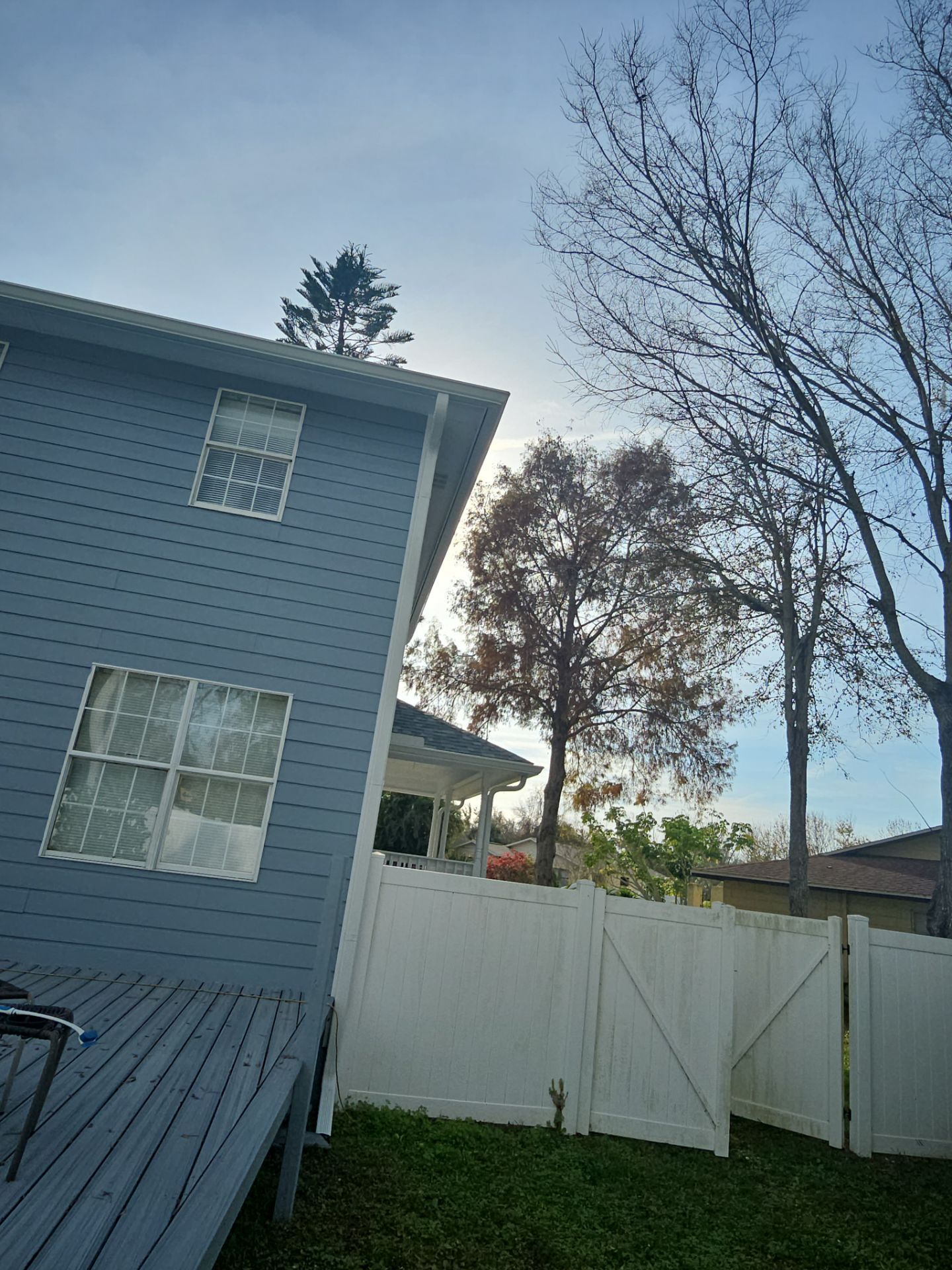 6 Inch Seamless Gutters using White Seamless Gutters in Largo FL by Gutter Professors