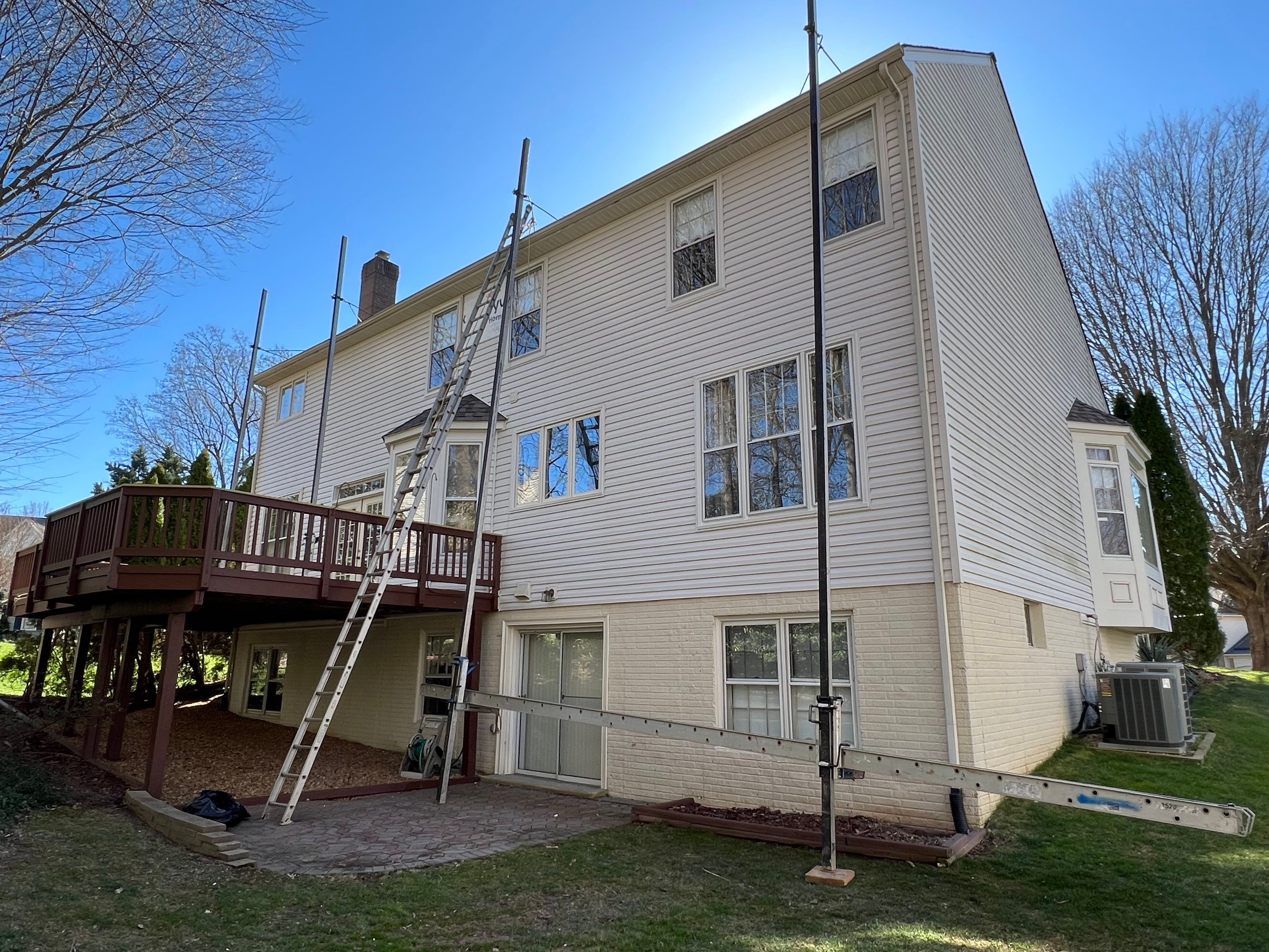 Fairfax Station: CertainTeed Landmark Pro Designer Shingles in Max Def Weathered Wood by RM Banning, Inc.