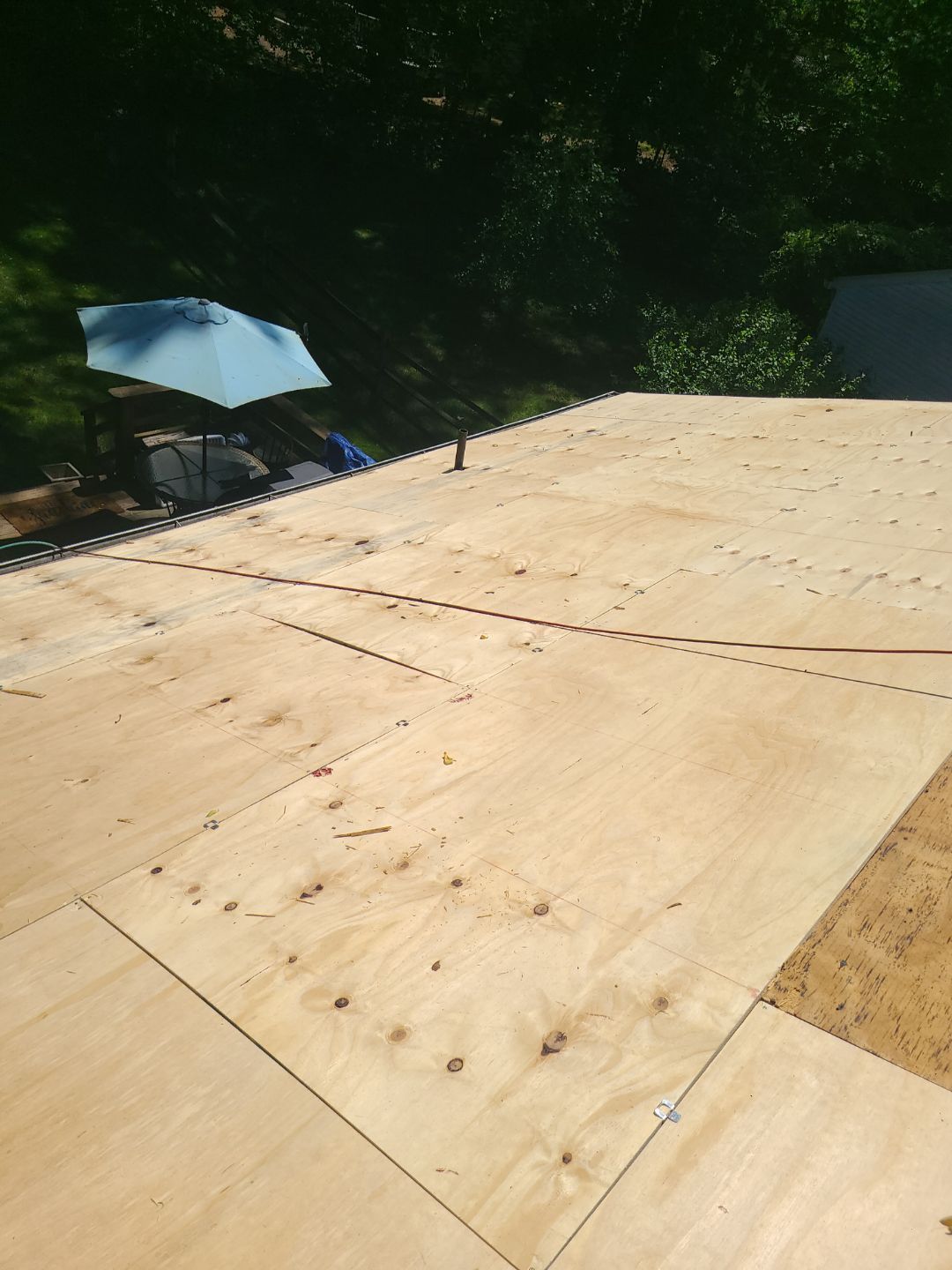 Burke: CertainTeed Landmark Designer Shingles in Moire Black by RM Banning, Inc.