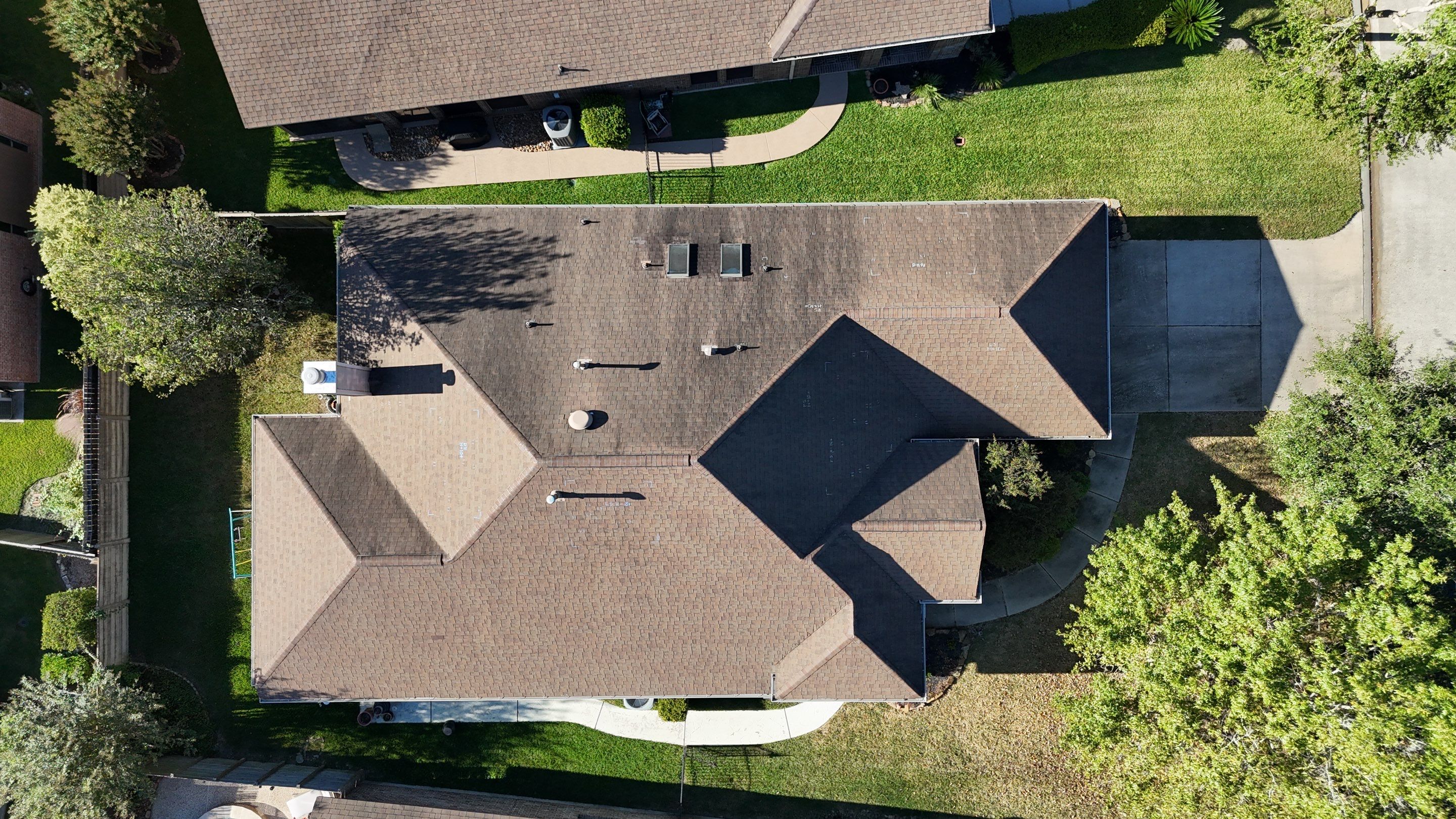 Kingwood Roof Installation using Atlas Pinnacle Pristine by Modern BYLT Roofing & Construction