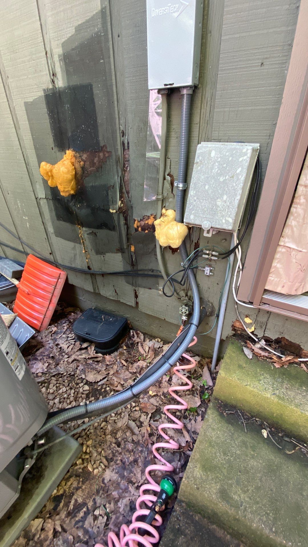 Reston: Residential Siding Replacement with James Hardie Statement Beaded Plank in Cappuccino Muffin by RM Banning, Inc.