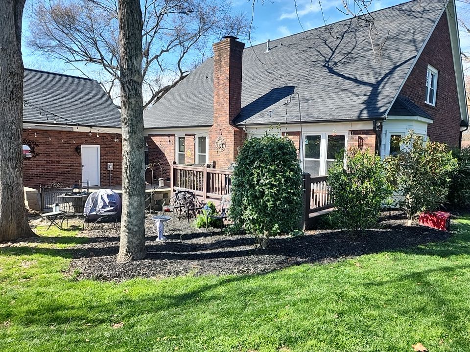 House Wash using cleaner by Power Wash Masters LLC