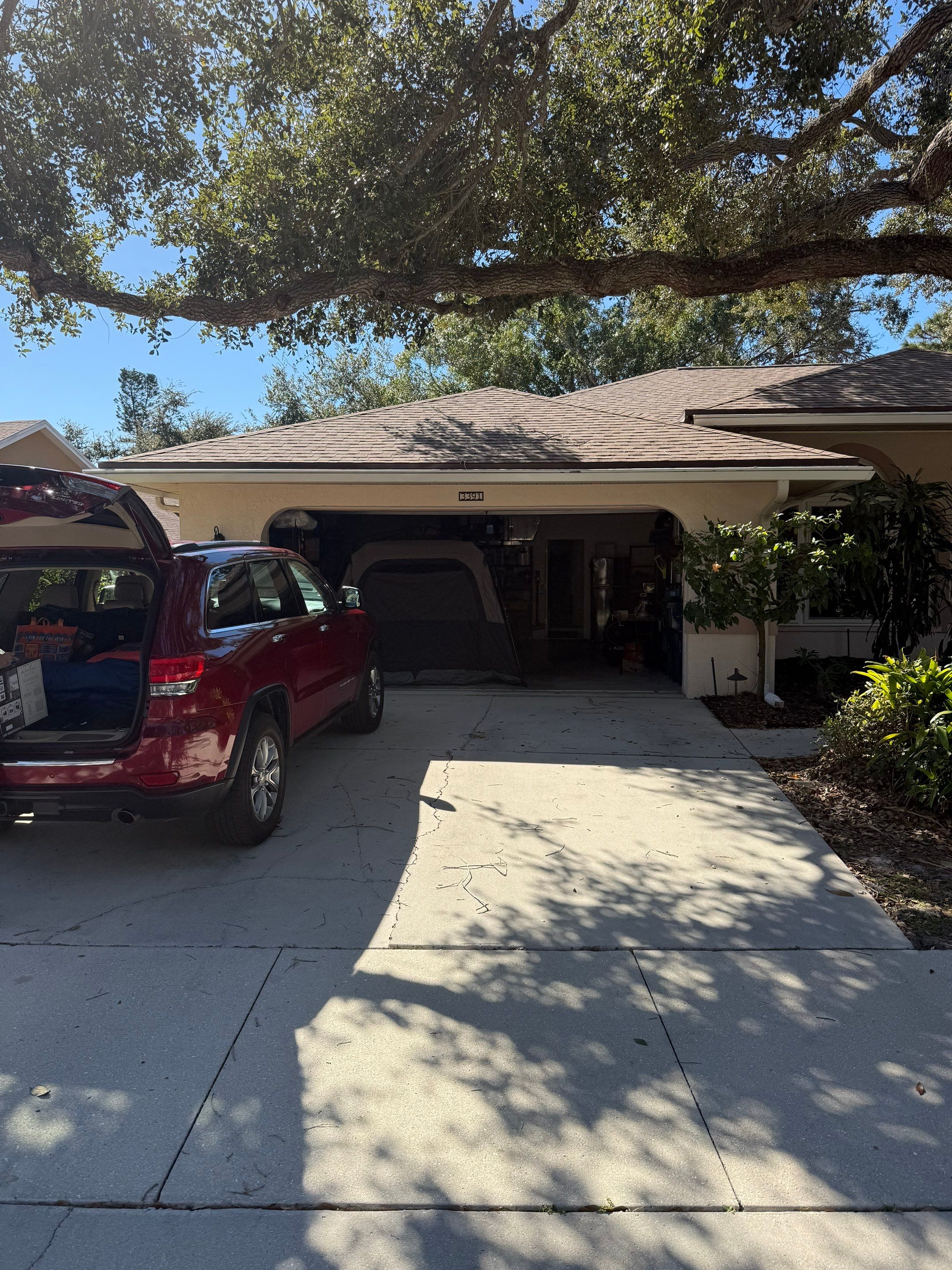 Seamless Aluminum Gutter Installation using 6 Inch Seamless Gutters in Sarasota FL by Gutter Professors