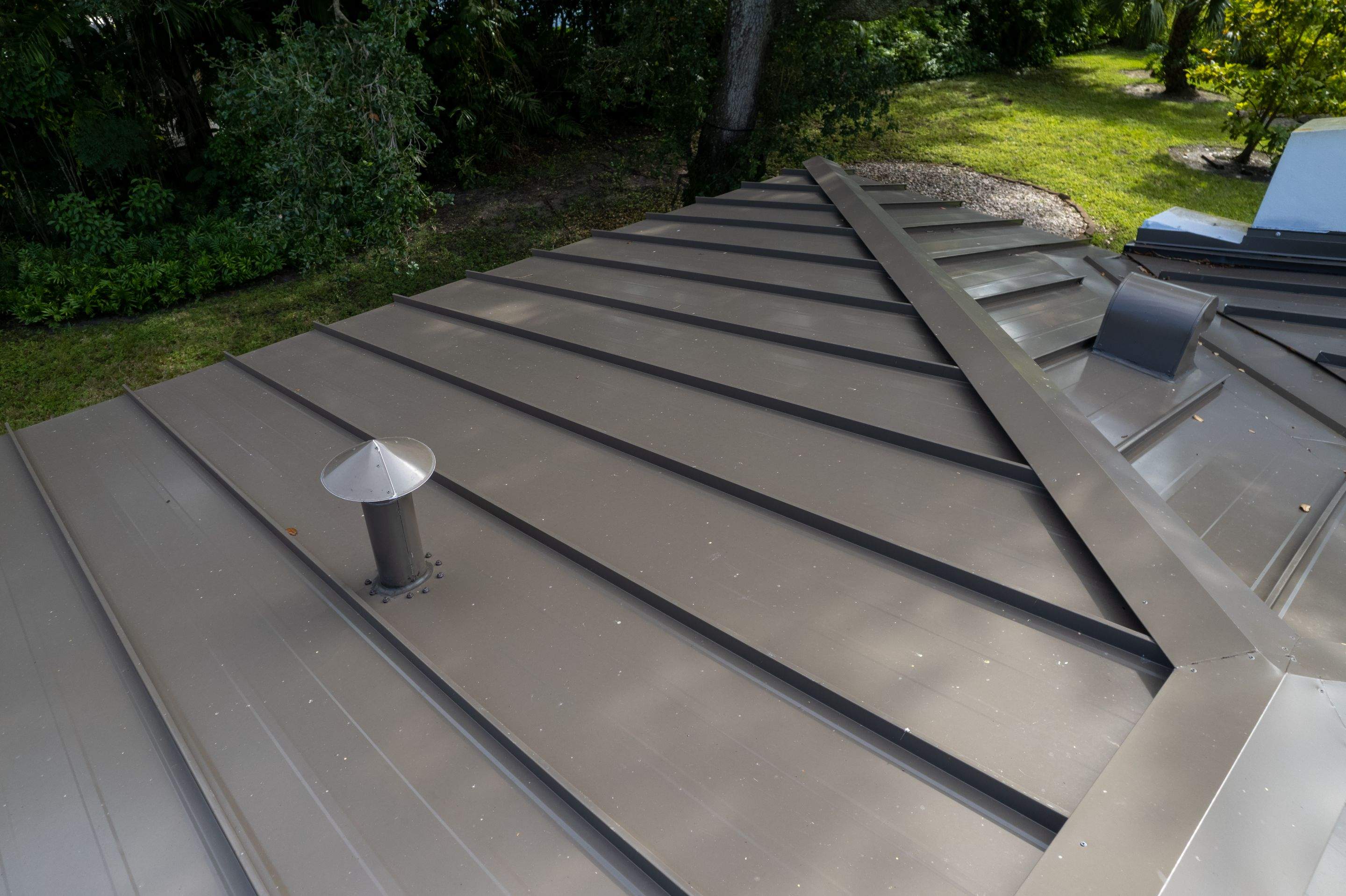 Metal Roof - Galvalume - Medium Bronze by Istueta Roofing