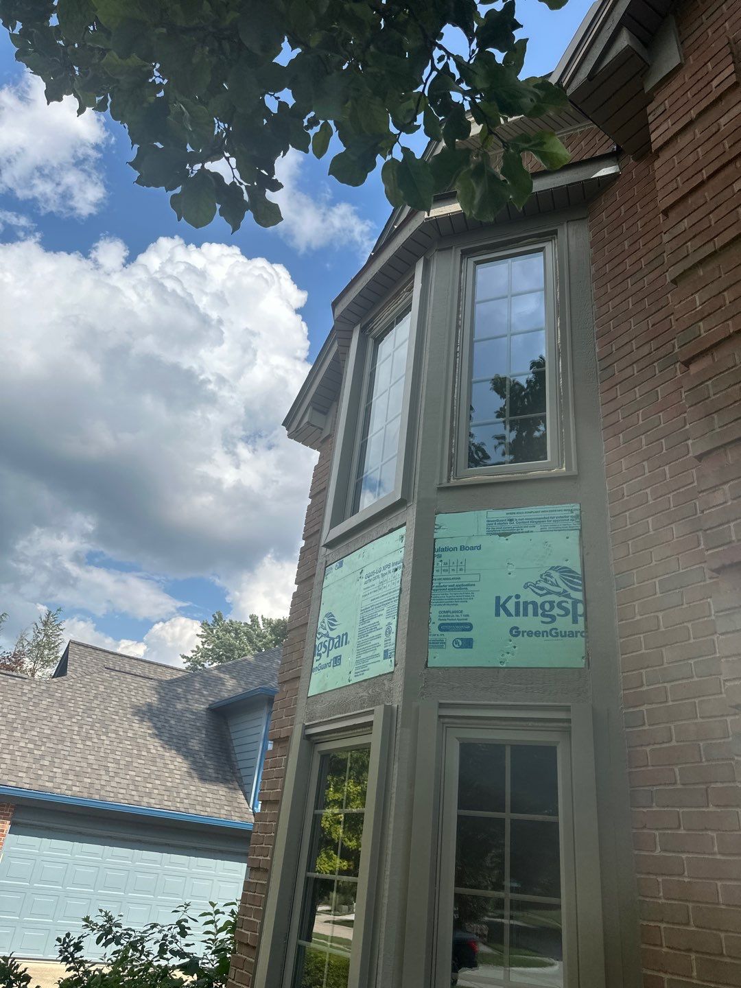 Roof Replacement using Owens Corning Peppercorn and Siding Replacement using Ascend Charcoal Smoke by 180 Contractors