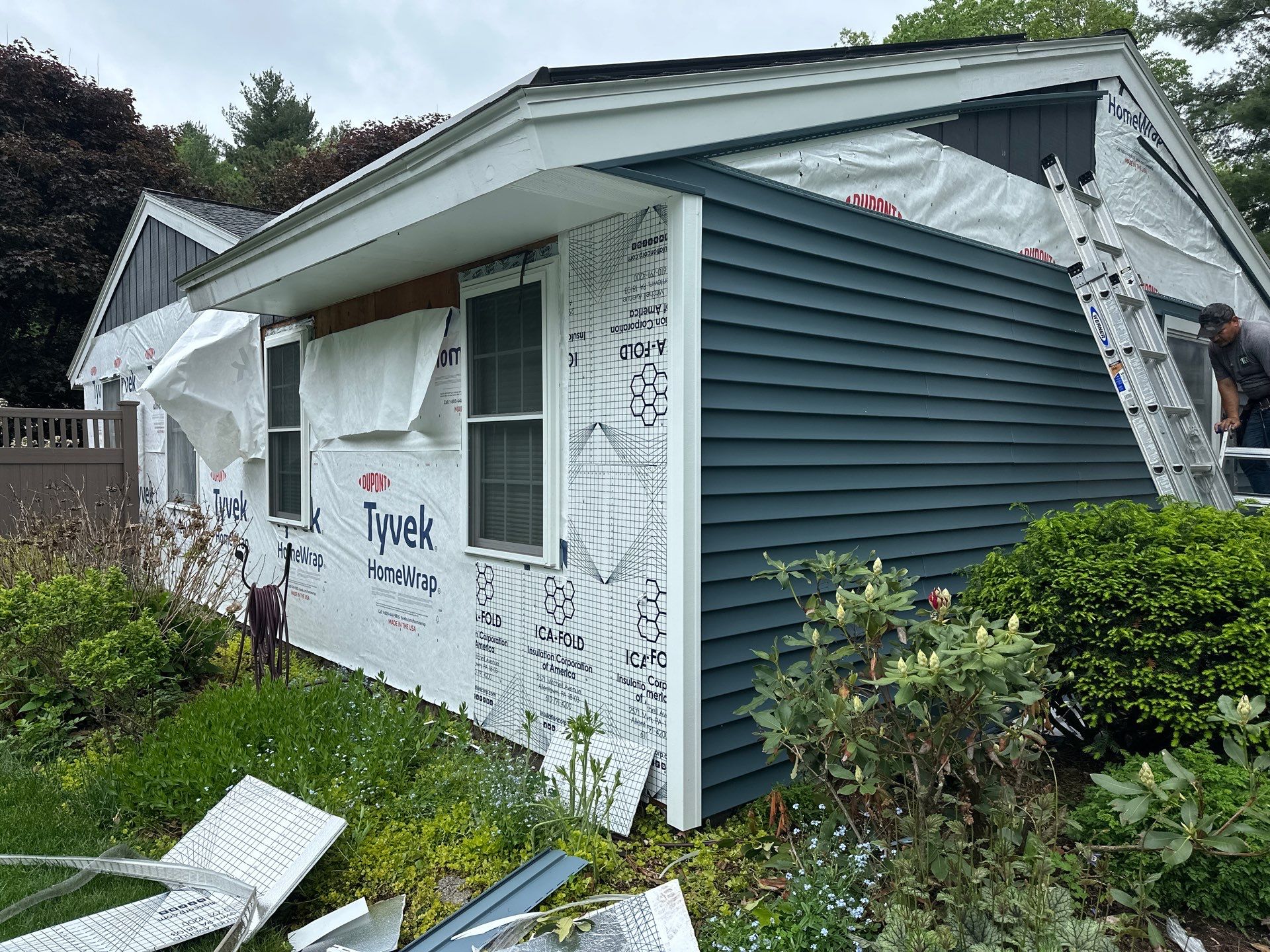 Vinyl Siding Transformation – Pacific Blue by Mighty Dog Roofing of Greater Middlesex County