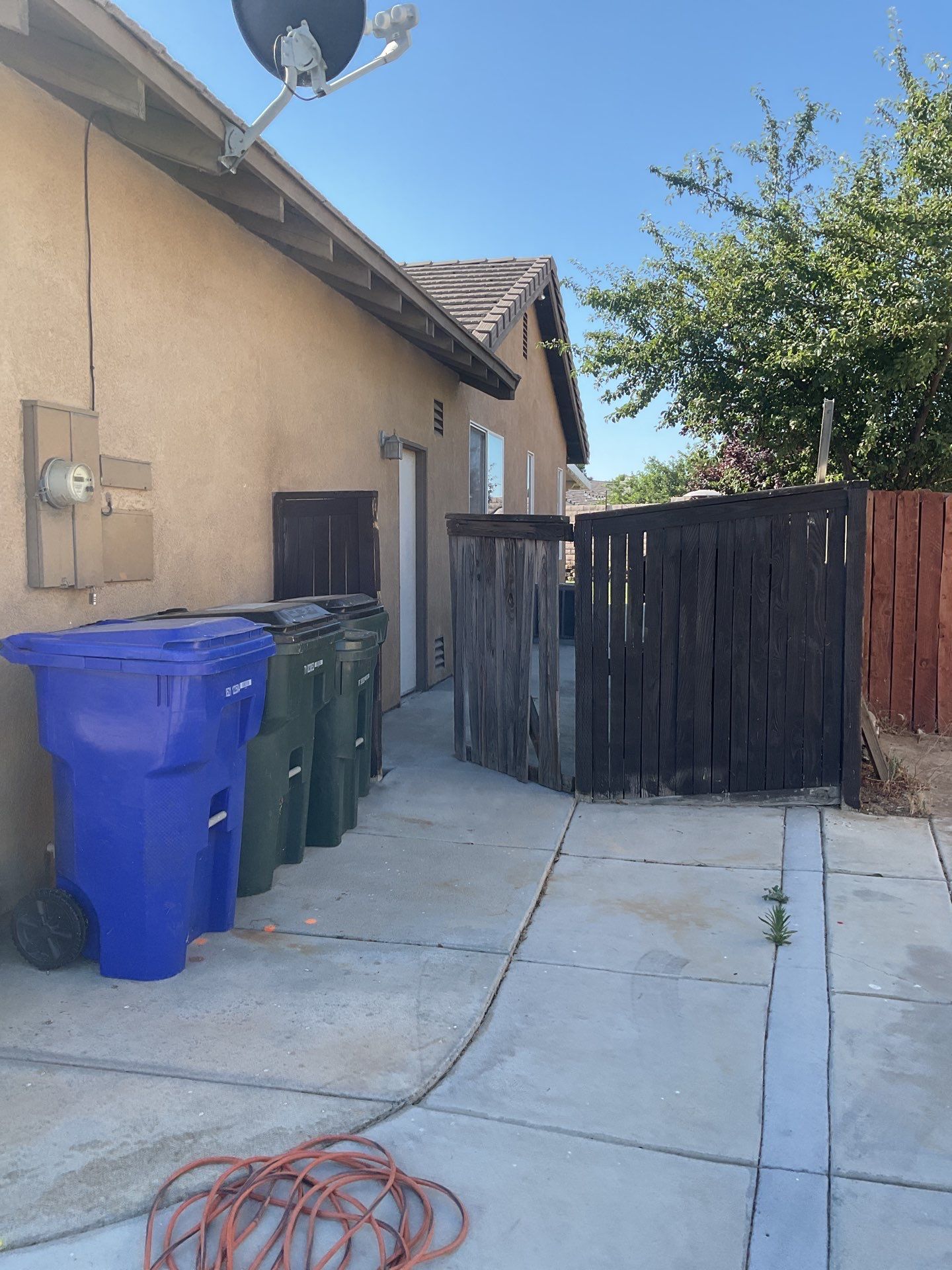 Fence Installation using Vinyl by Fence Guys Inc. 