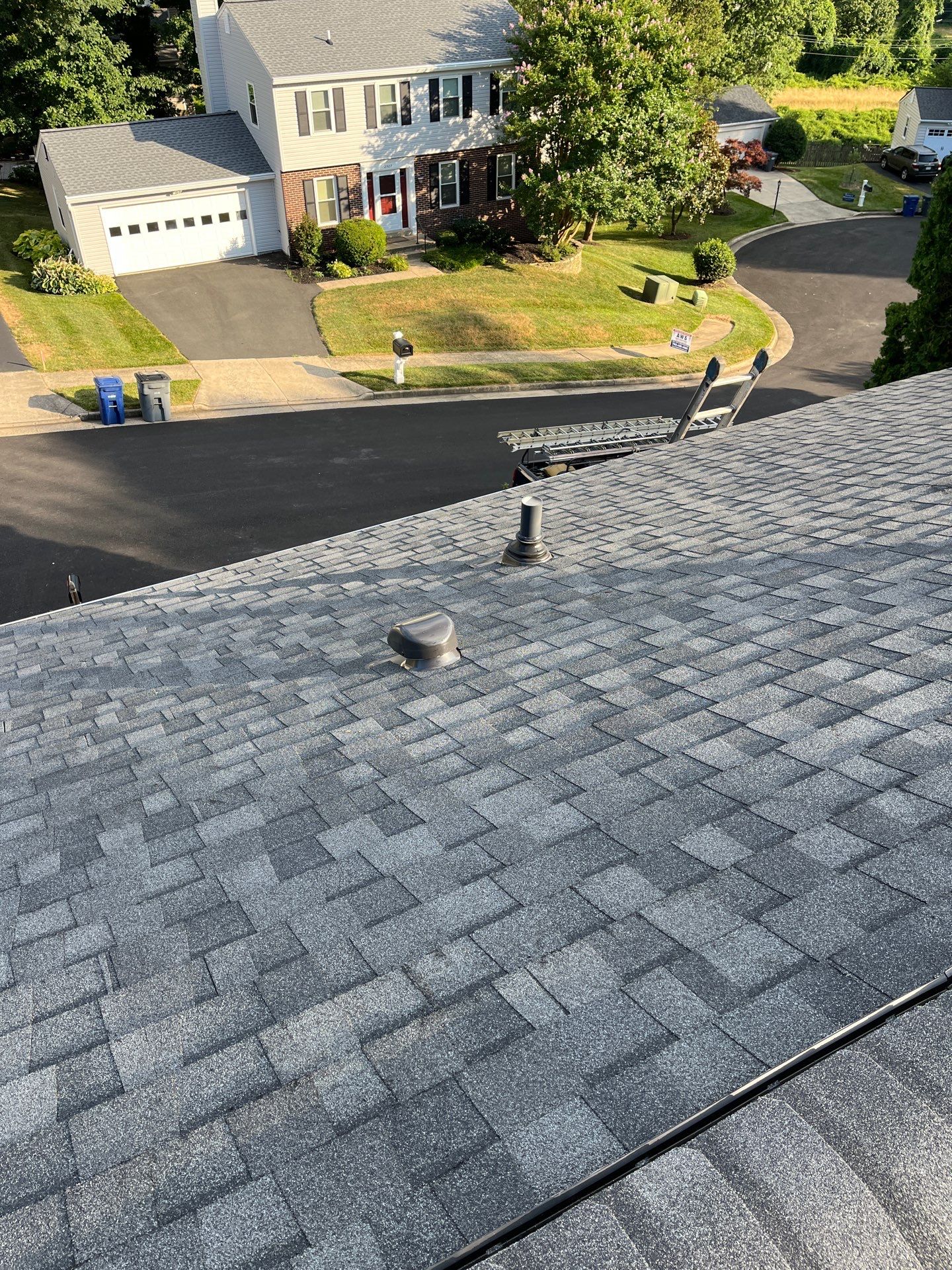 Falls Church: CertainTeed Landmark Pro Designer Shingles in Max Def Pewterwood by RM Banning, Inc.