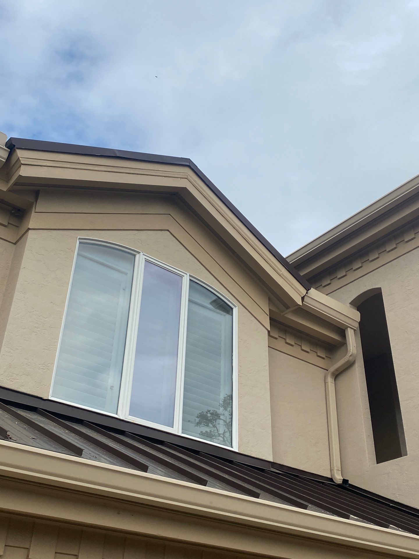 Seamless Gutters in Sarasota FL by Gutter Professors