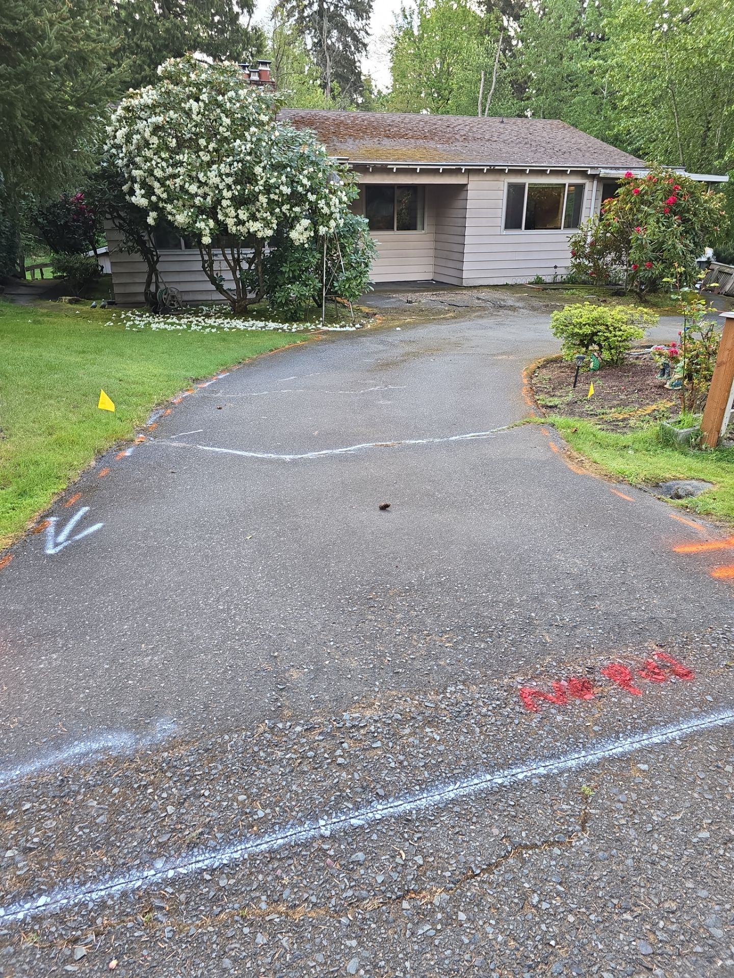 Modern Entry Fence by Jireh Asphalt & Concrete Inc 