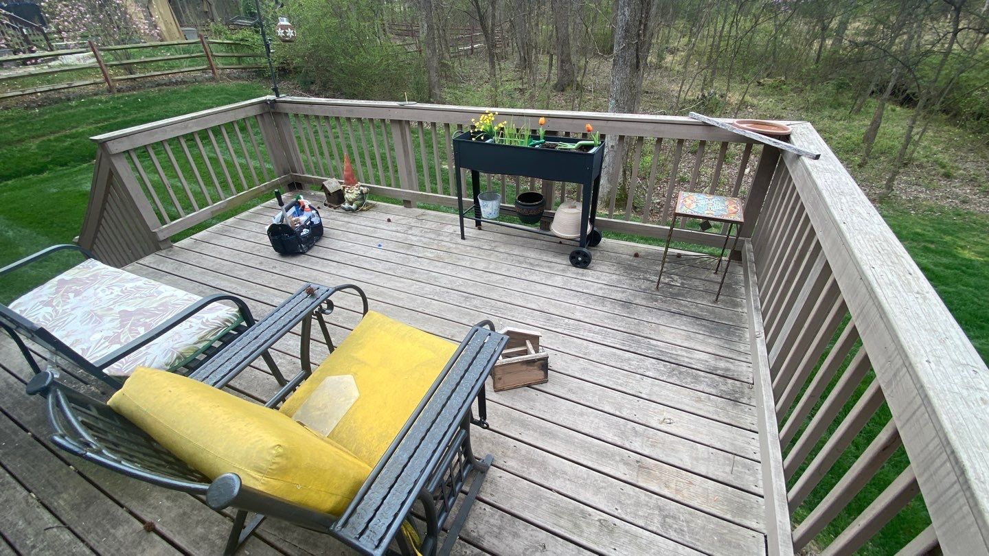 Weathered Deck using AcryFin by DuraSeal
