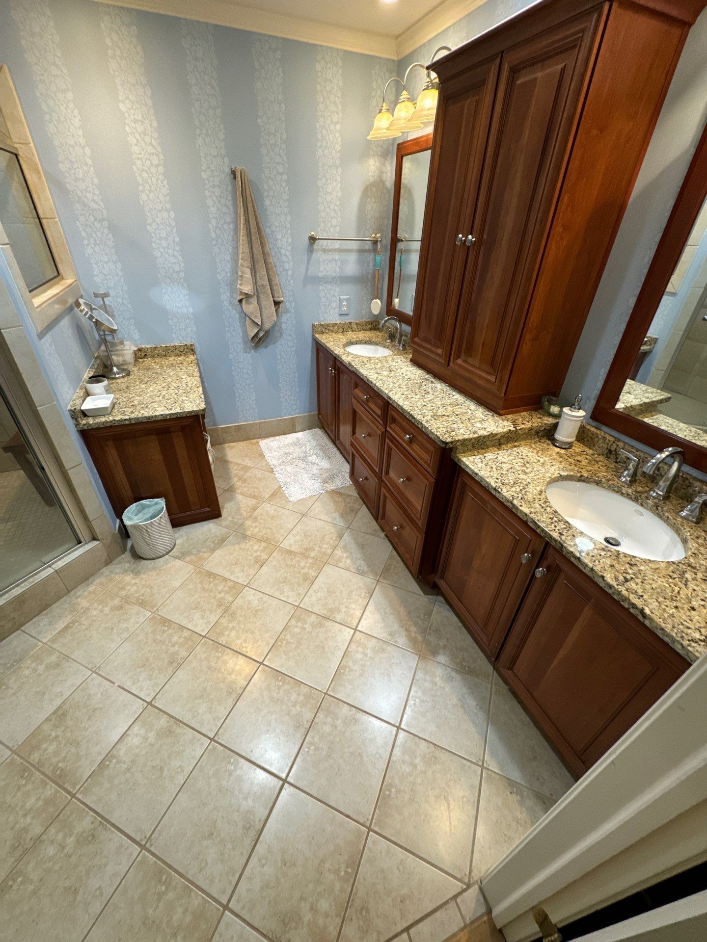 Master bathroom renovation by Prudencio