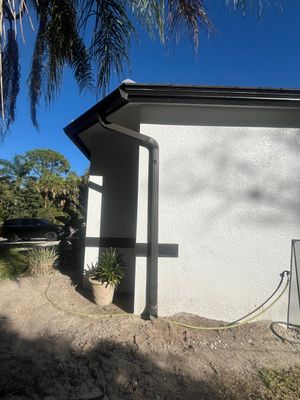 Bronze Seamless Gutters using bronze gutters in Naples FL