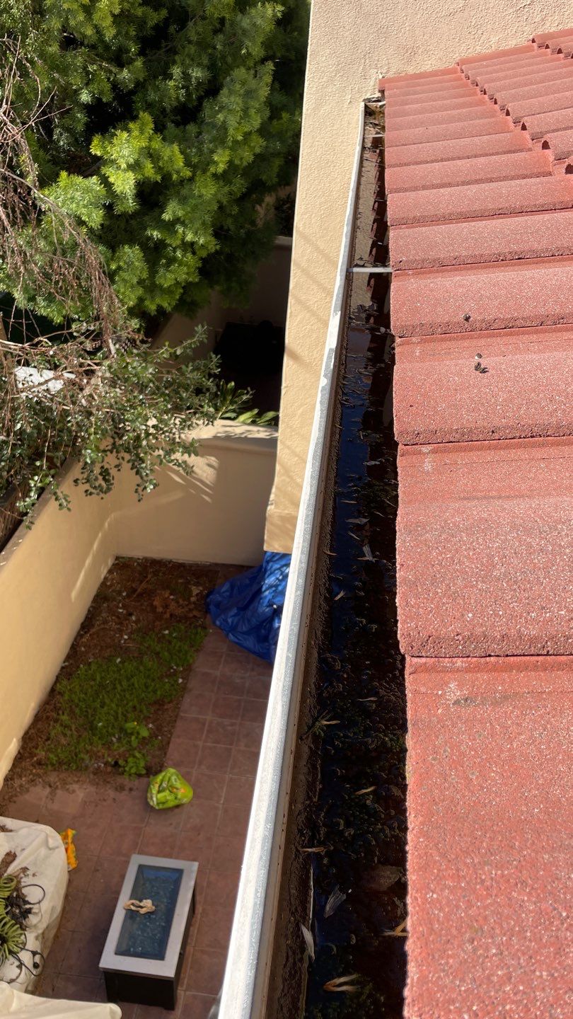 12-Unit HOA Gutter Cleaning in San Jose by All One Solar Shine
