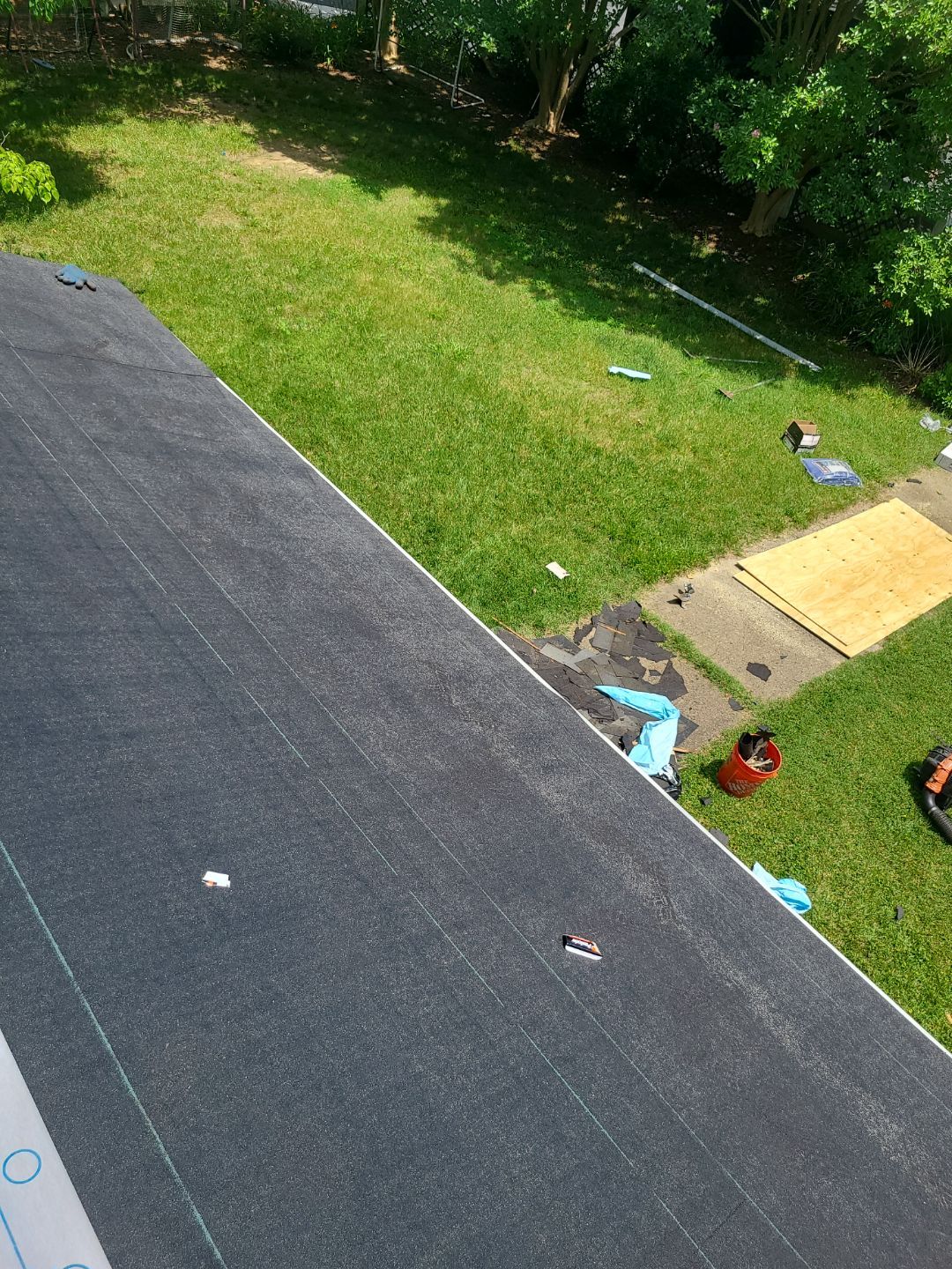 Arlington: CertainTeed Landmark Designer Shingles in Moire Black by RM Banning, Inc.