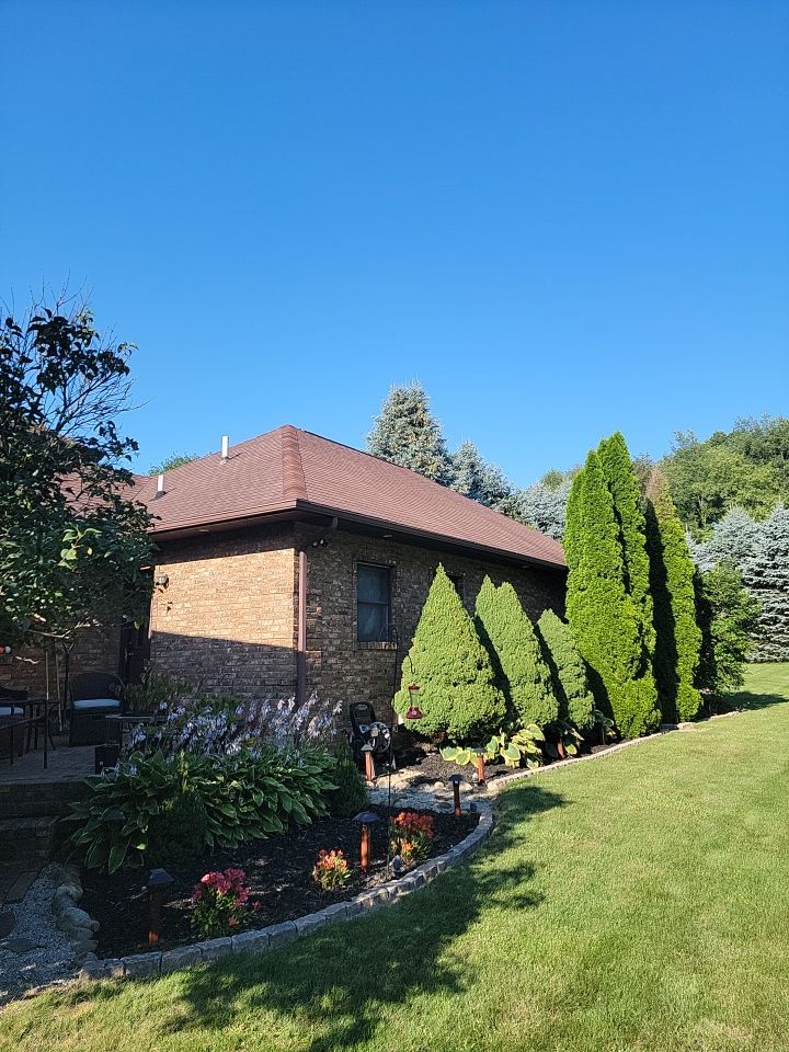 Atlas Pinnacle Pristine Scotchgard: Sienna Drip Edge: Musket Brown by Eagle Eye Roofing