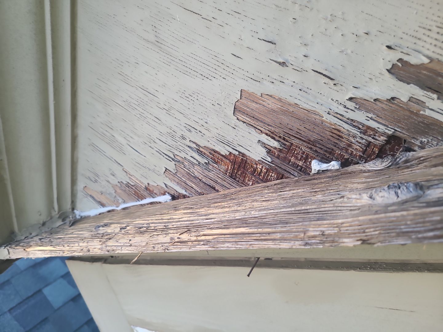 Alexandria: CertainTeed Landmark Pro Designer Shingles in Max Def Georgetown Gray by RM Banning, Inc.