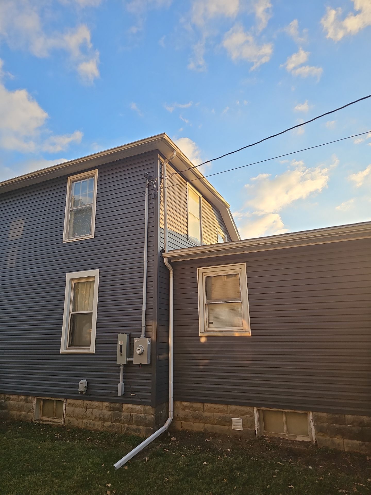 Siding Installation using D45DL Mastic CarvedWood - Natural Slate by Nitro Roofing and Construction