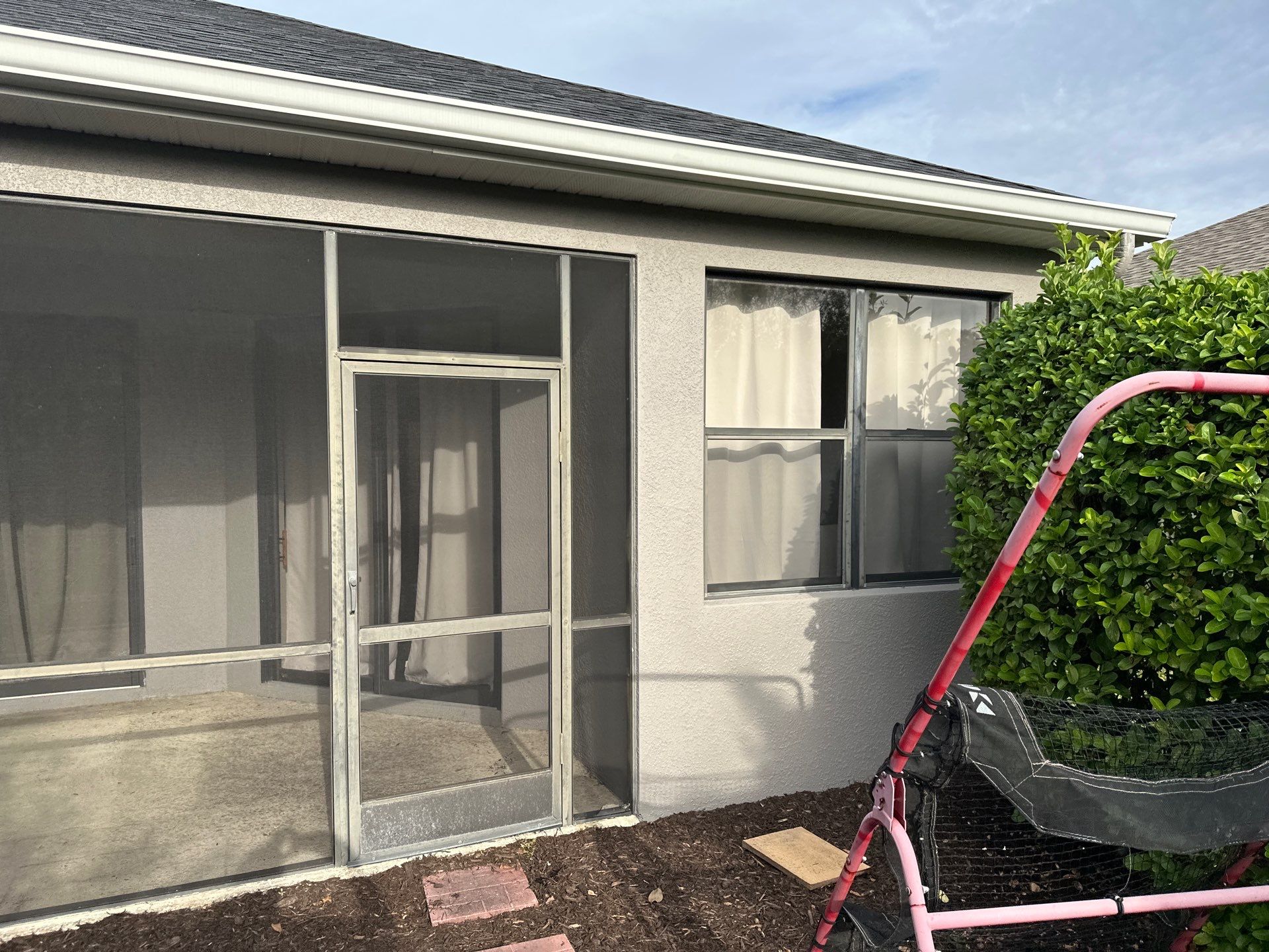 House Wash, Lanai Cleaning, and Driveway Cleaning by Sunshine AquaWash