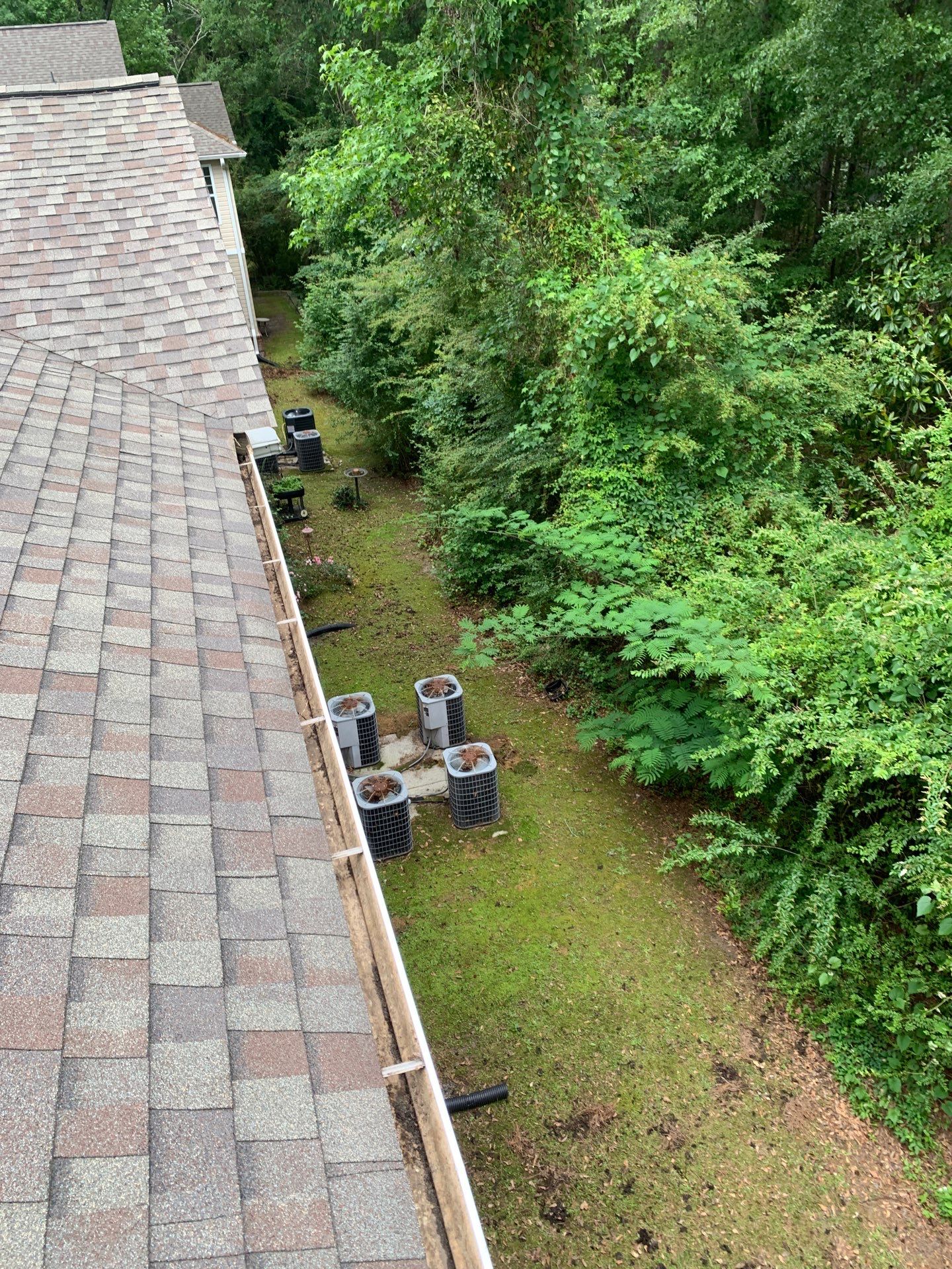 Commercial gutter cleaning Leland & Hampstead, NC after photo with clean gutters
