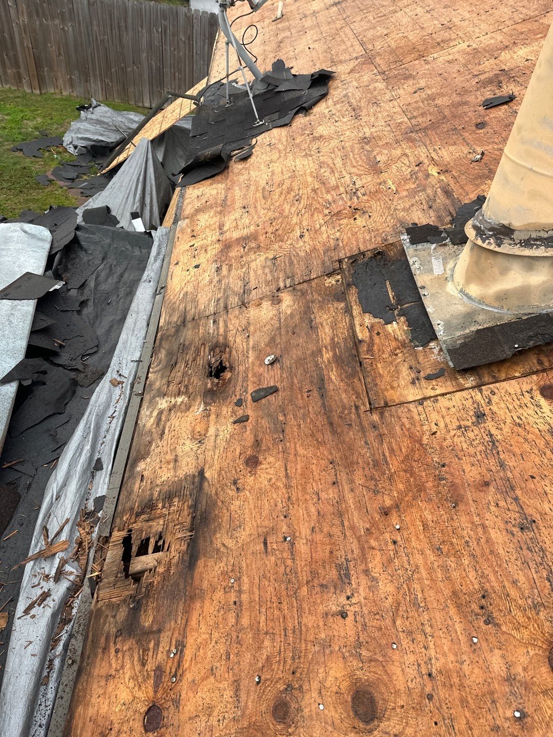 Residential Roofing Installation using Owen's Corning Duration (Lifetime) Shingles by Roof Repair Company