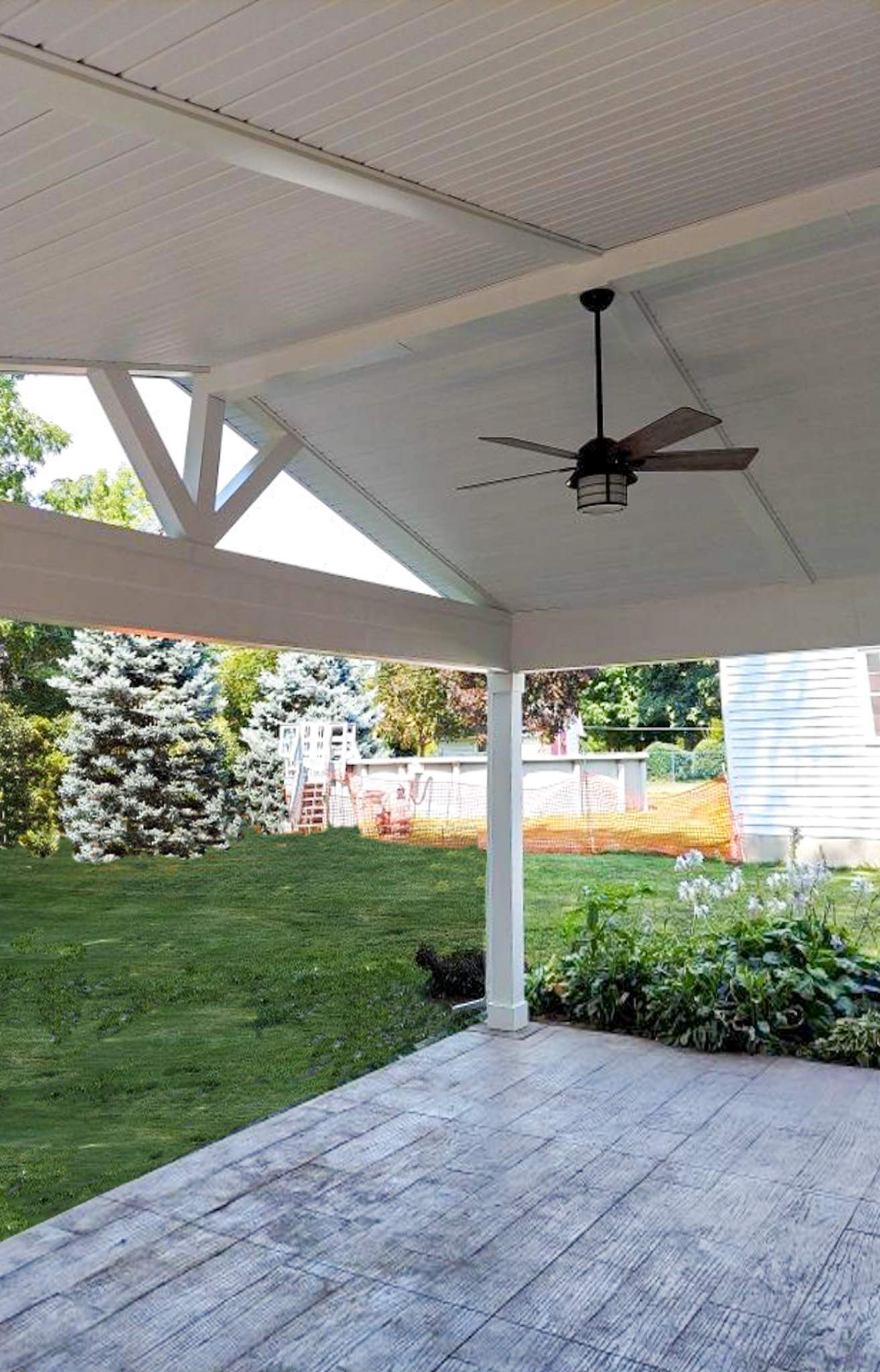 Outdoor Living- Addition by Ivy Lea Construction