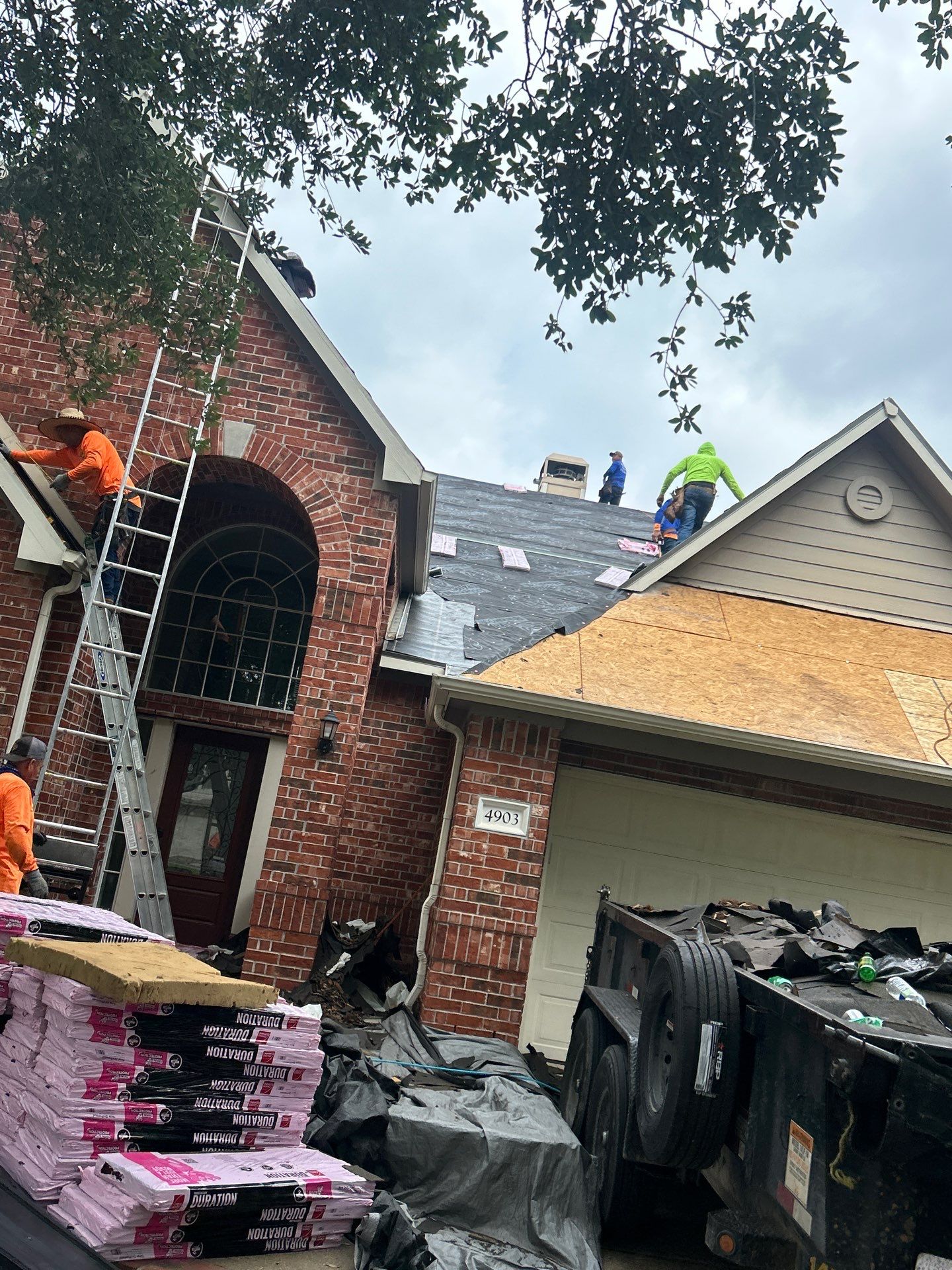 Residential Roofing Installation using Owen's Corning Duration (Lifetime) Shingles by Roof Repair Company