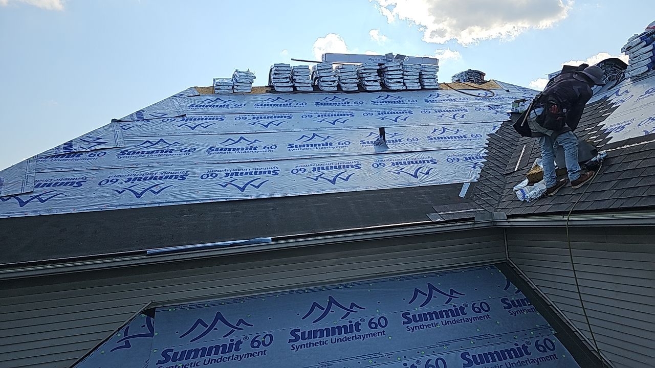ATLAS PINNACLE COLOR: WEATHERED WOOD by Eagle Eye Roofing