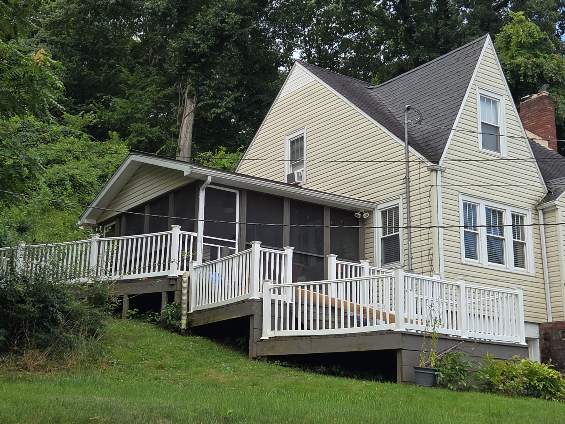 Charleston WV IKO Dynasty Roof Replacement – Premium Asphalt Shingles & Expert Installation by Mr. Roofer