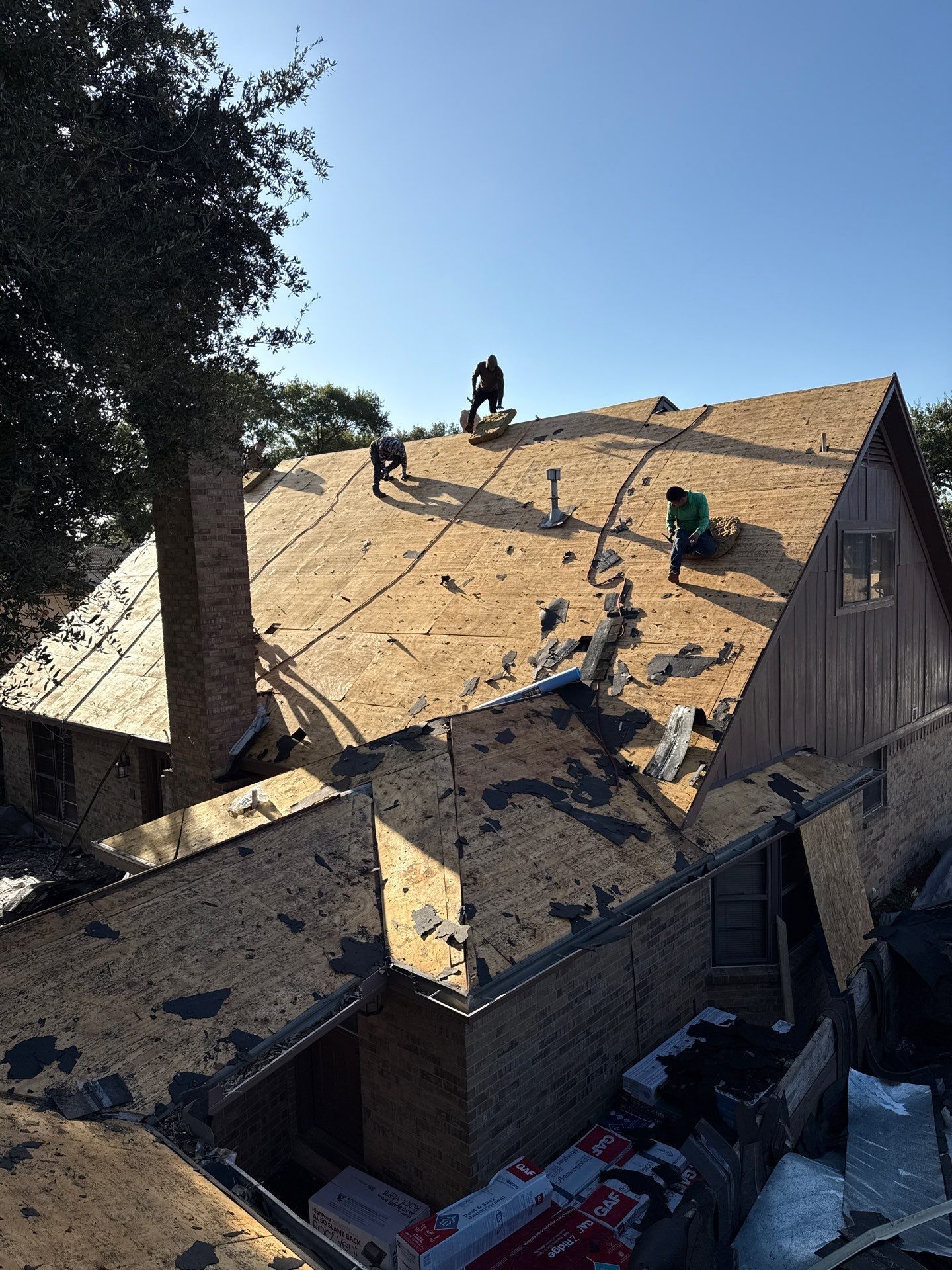 GAF HDZ - Weathered Wood by Elite Roofing LLC