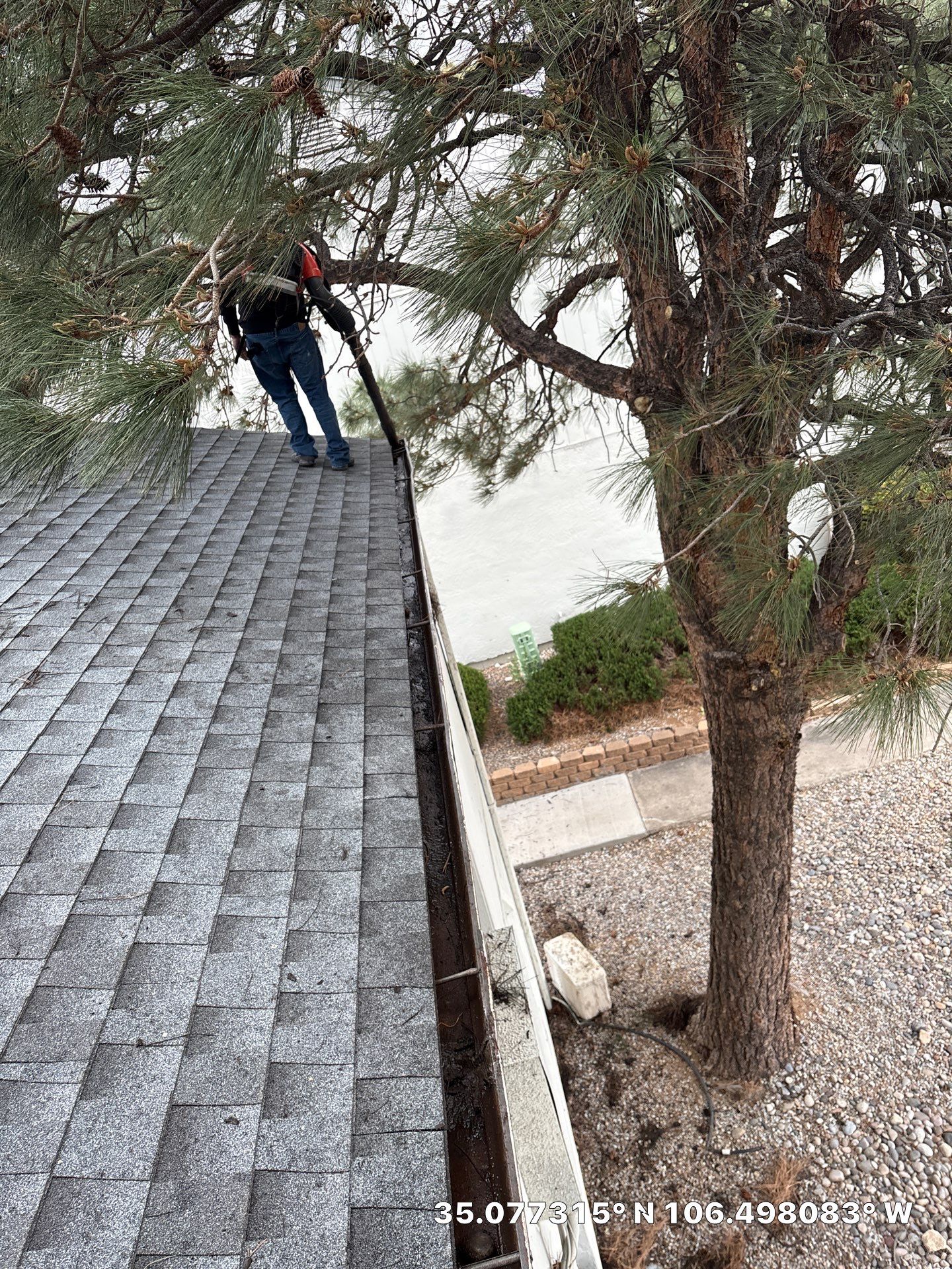 Commercial gutter cleaning Albuquerque after photo with clean gutters