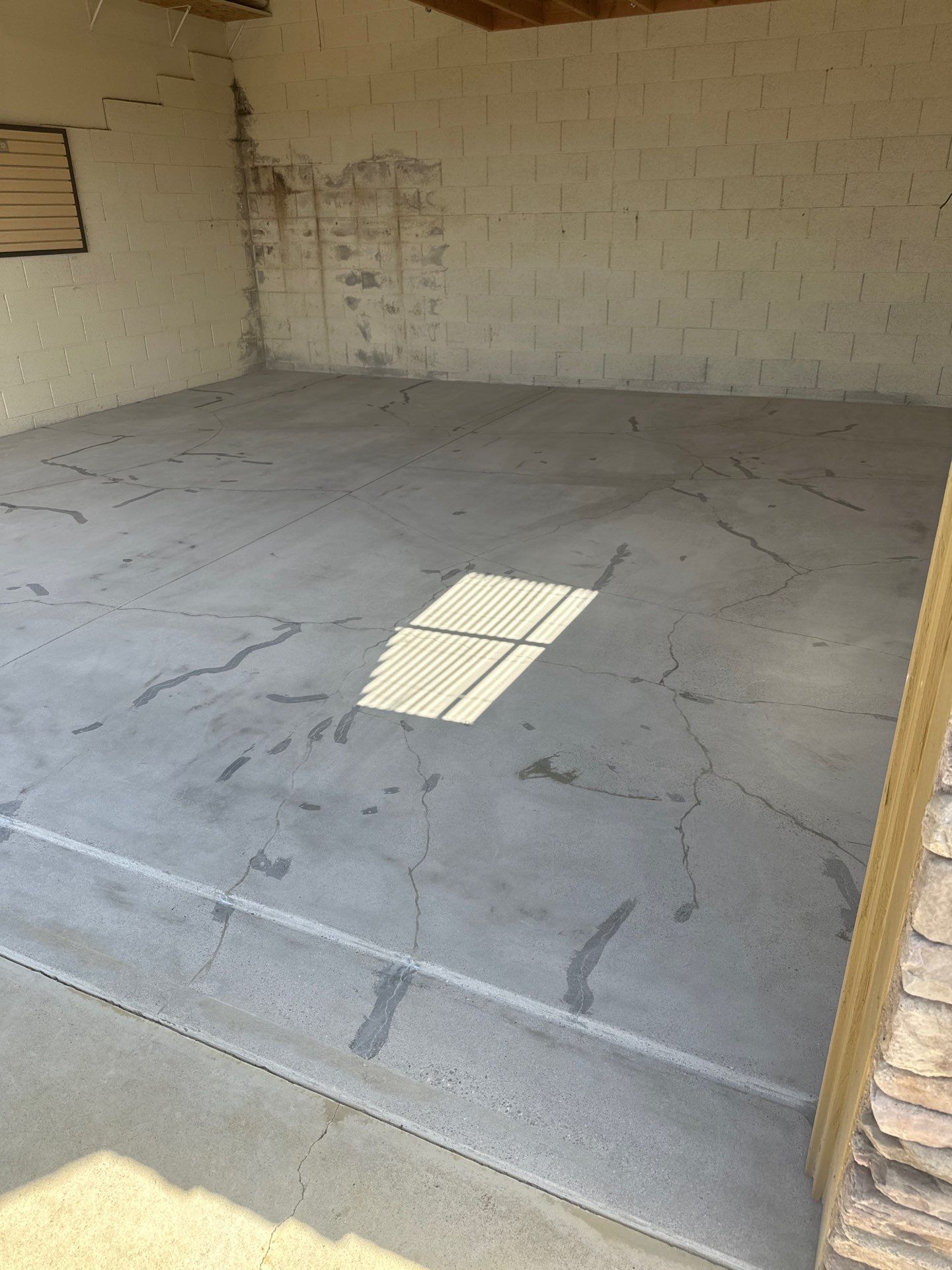 Polyurea Garage Floor Coating with Dolerite Chips in Morro Bay by MGP Coatings