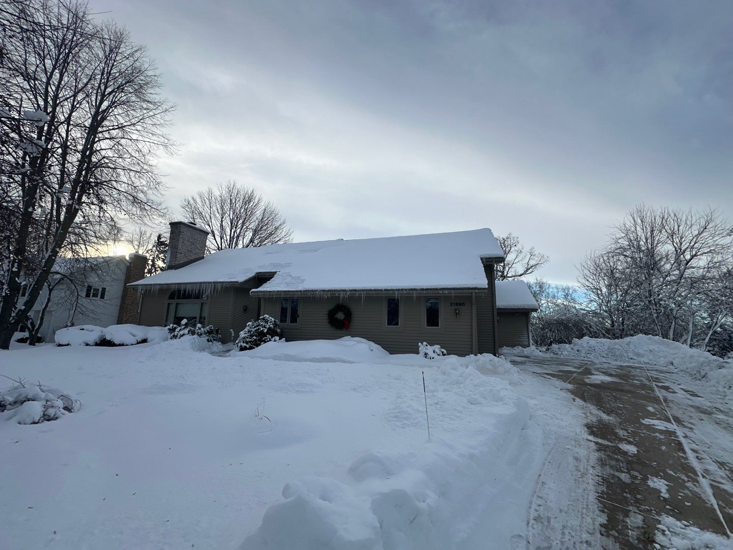 Roof Snow And Ice Dam Removal using Steamer by Stendahl Services