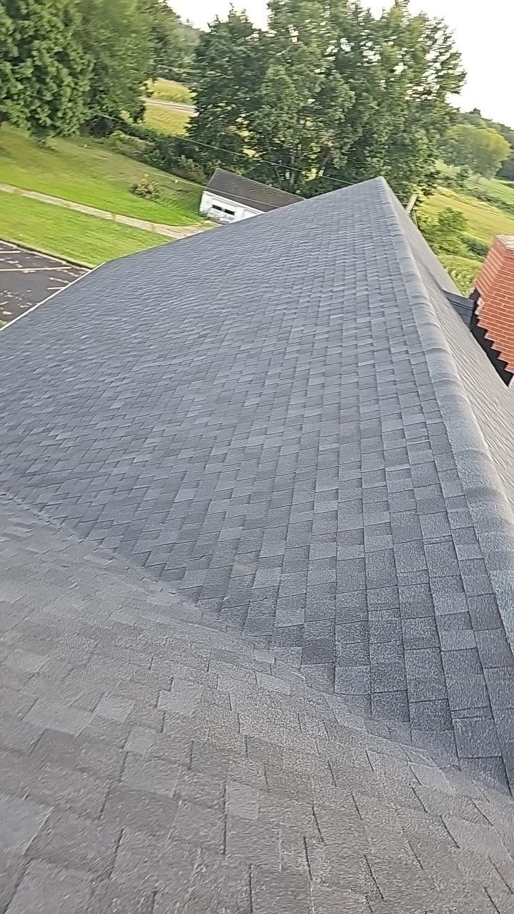 ATLAS PINNACLE COLOR: BLACK PRISTINE by Eagle Eye Roofing