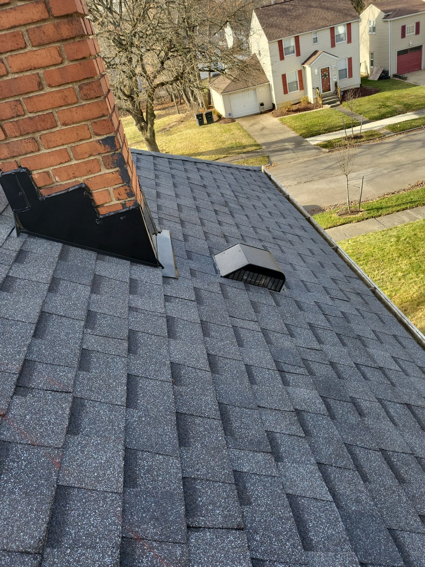 Atlas Pinnacle, Color: Pewter, Drip Edge: White by Eagle Eye Roofing