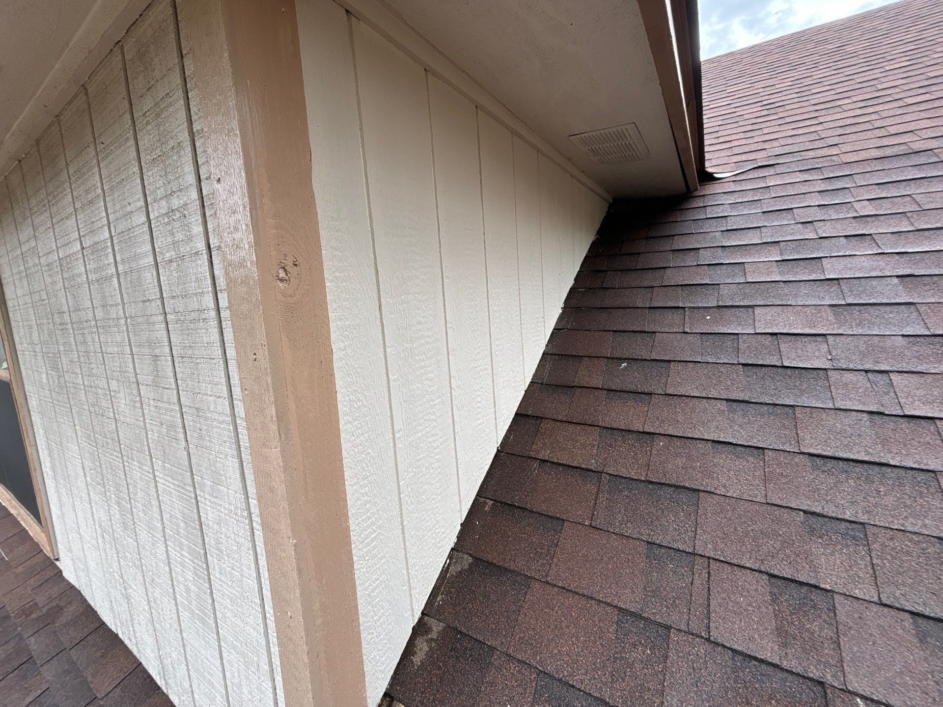 Siding Repair 78250 | Roof Repair | San Antonio Roofer by Rox Roofing