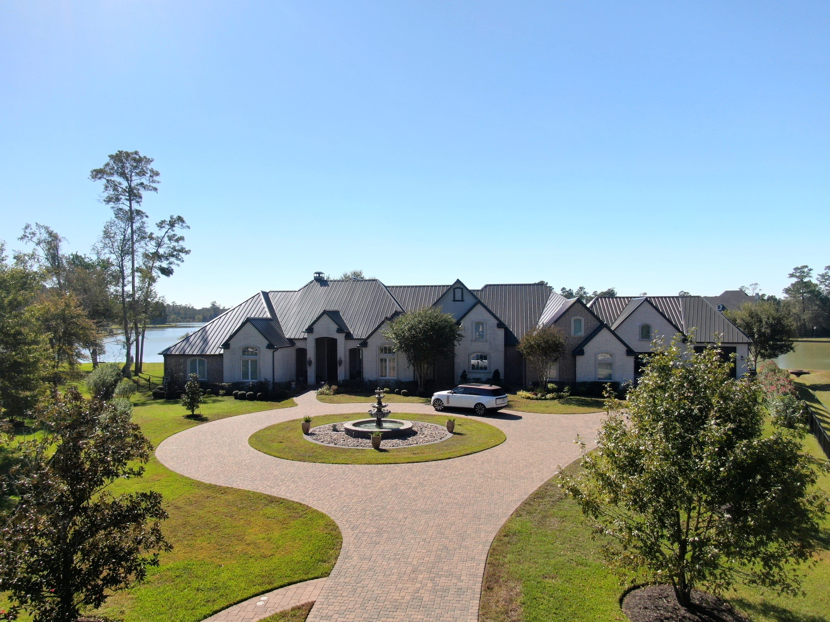 Benders Estates - Standing Seam by Hartland Roofing & Construction