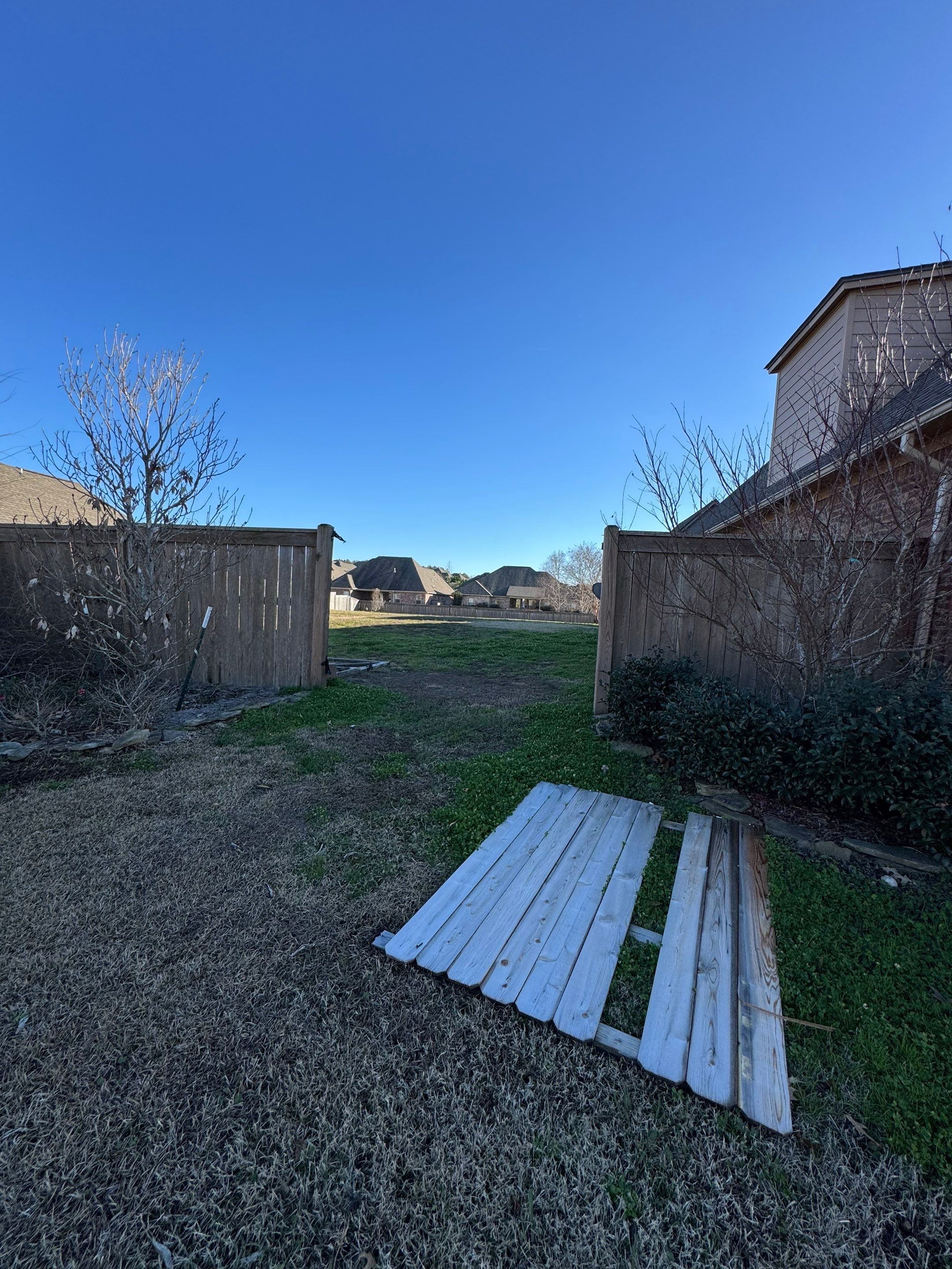 6' Cedar Good Neighbor 4x4 by Roberson Construction LLC