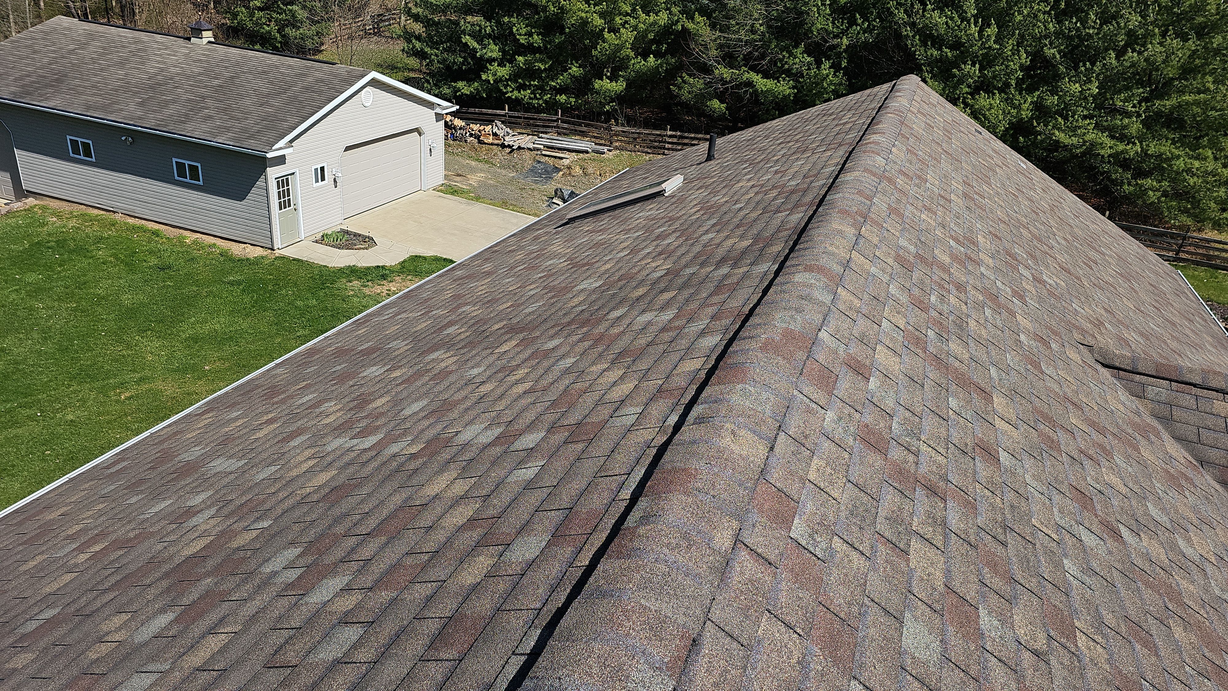 Atlas Pinnacle, Color, Coastal Granite, Drip Edge, Birch White by Eagle Eye Roofing