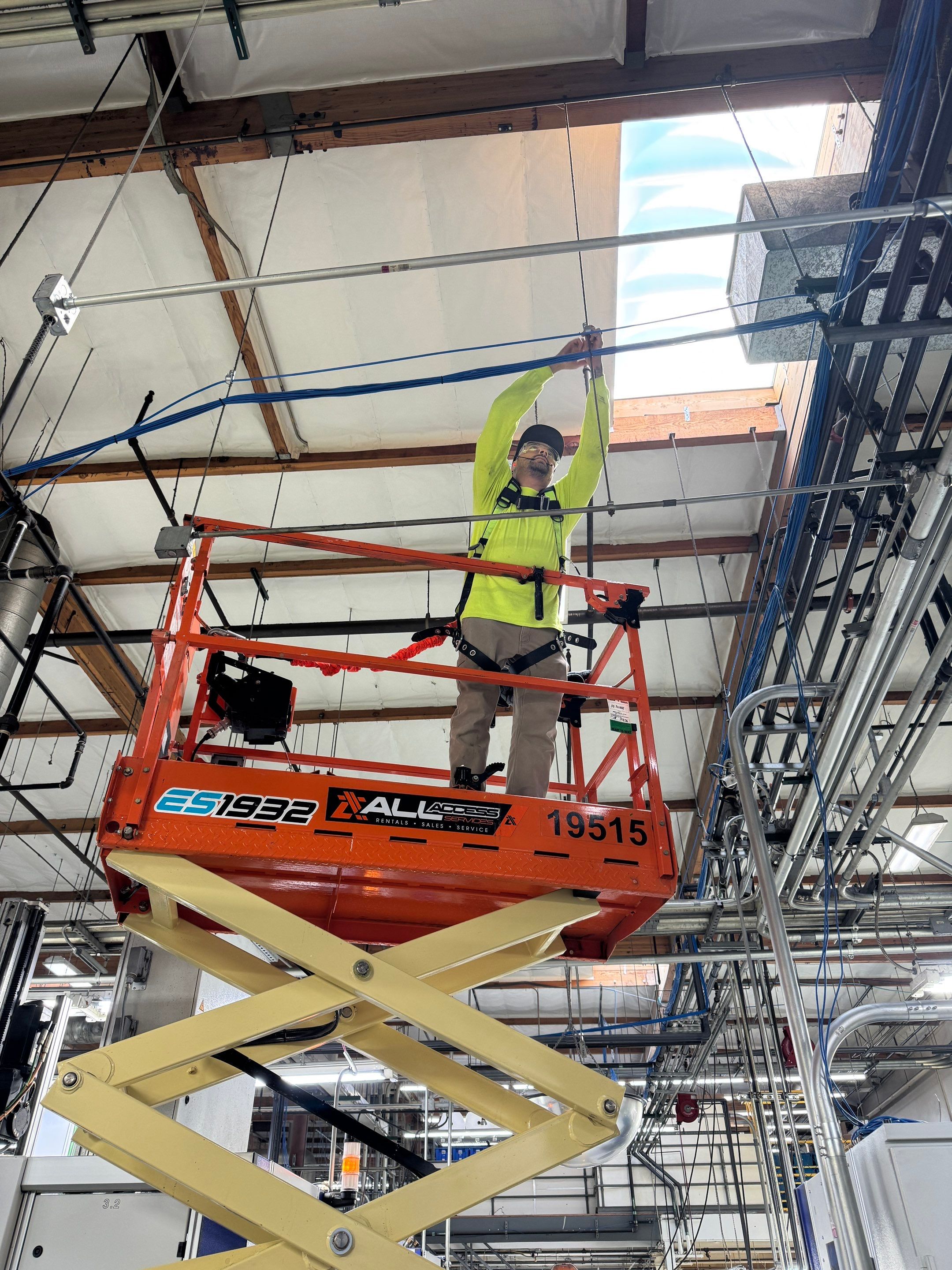 Manufacturing Plant using 0M4 Fiber Optics by Ring and Ping Inc.