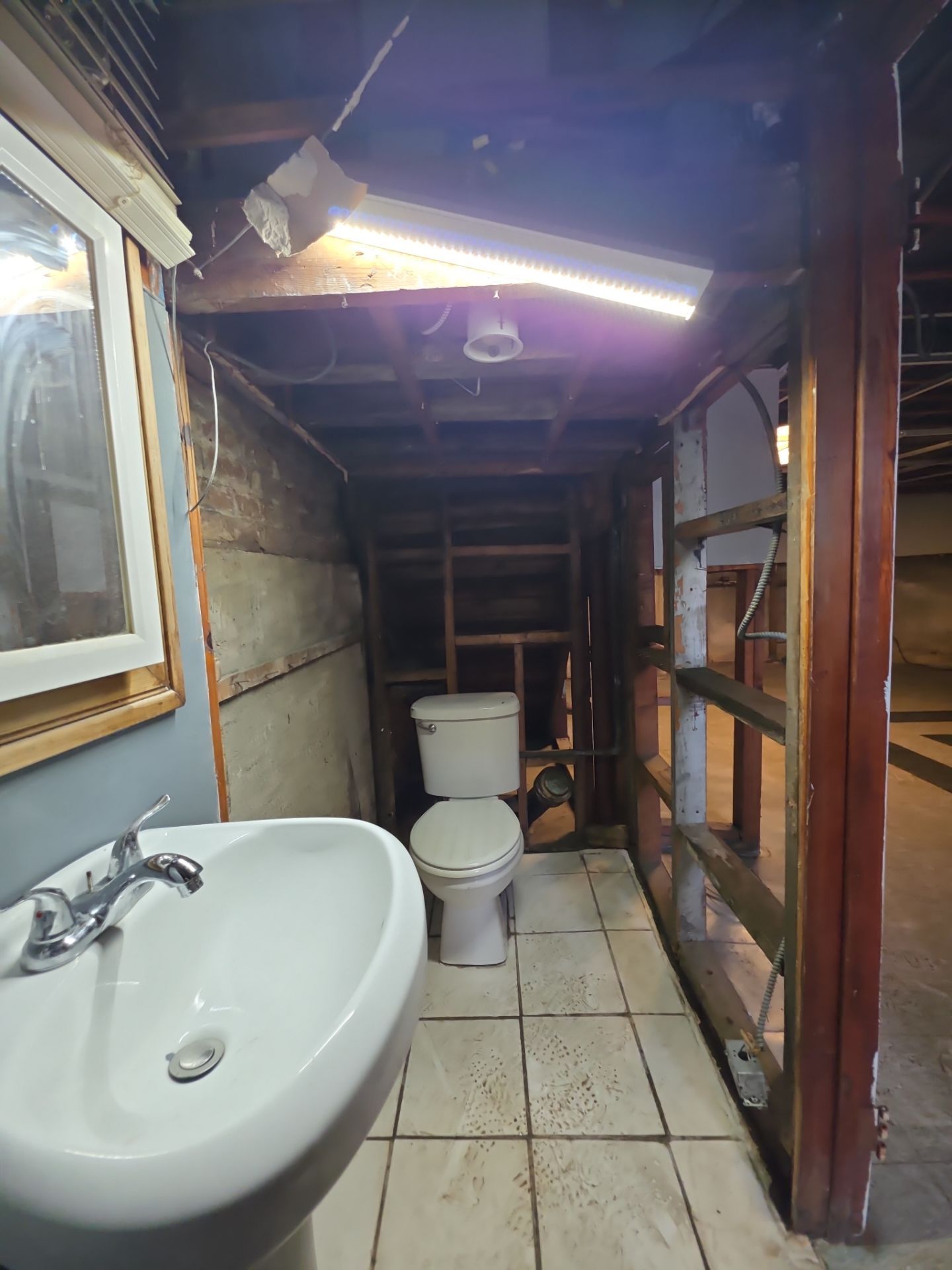 Sewage Drain Pipe Broke in the Kitchen Ceiling by Chicagoland Water Medics