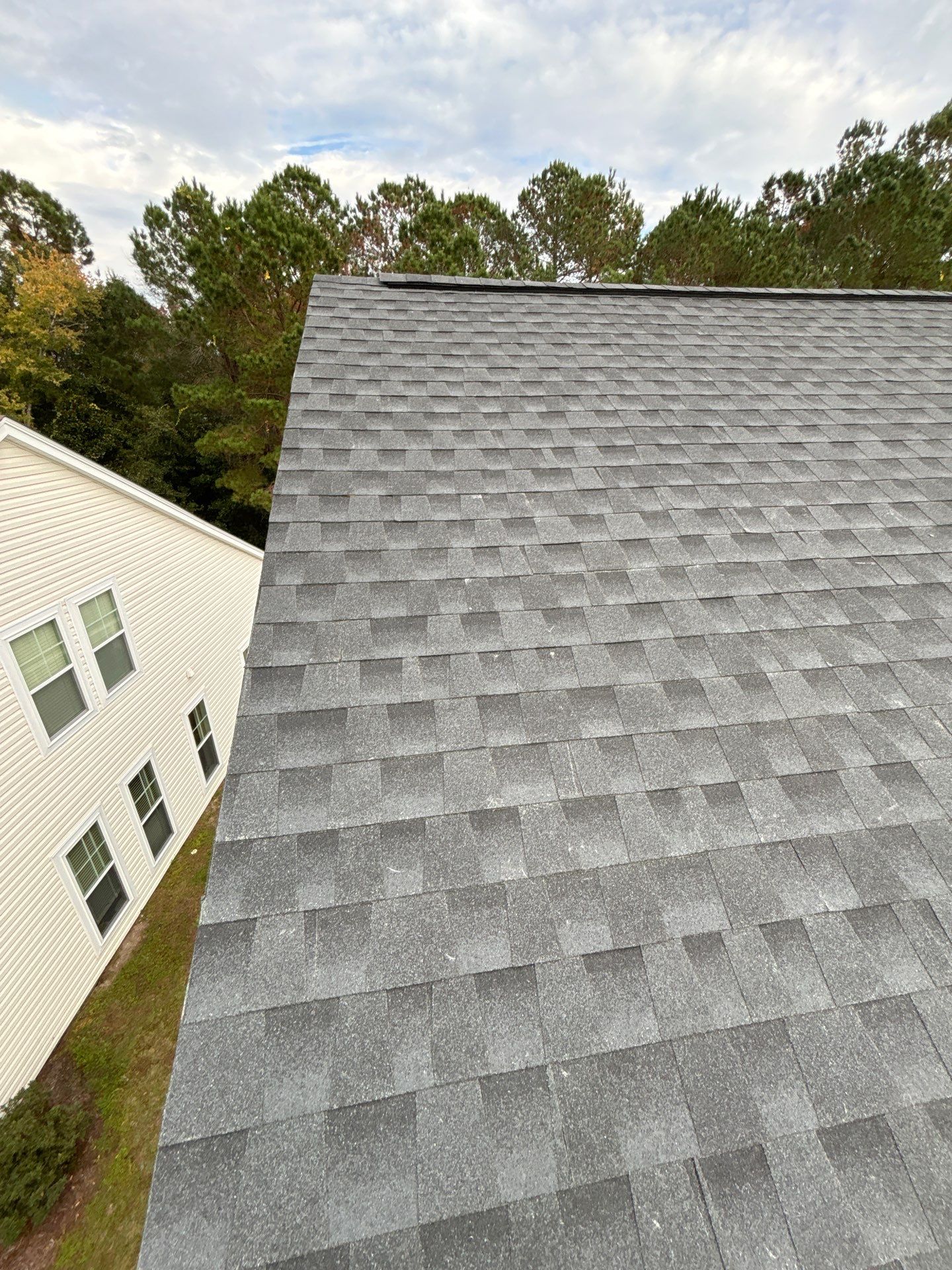 GAF HDZ - Charcoal by Linta Roofing Inc