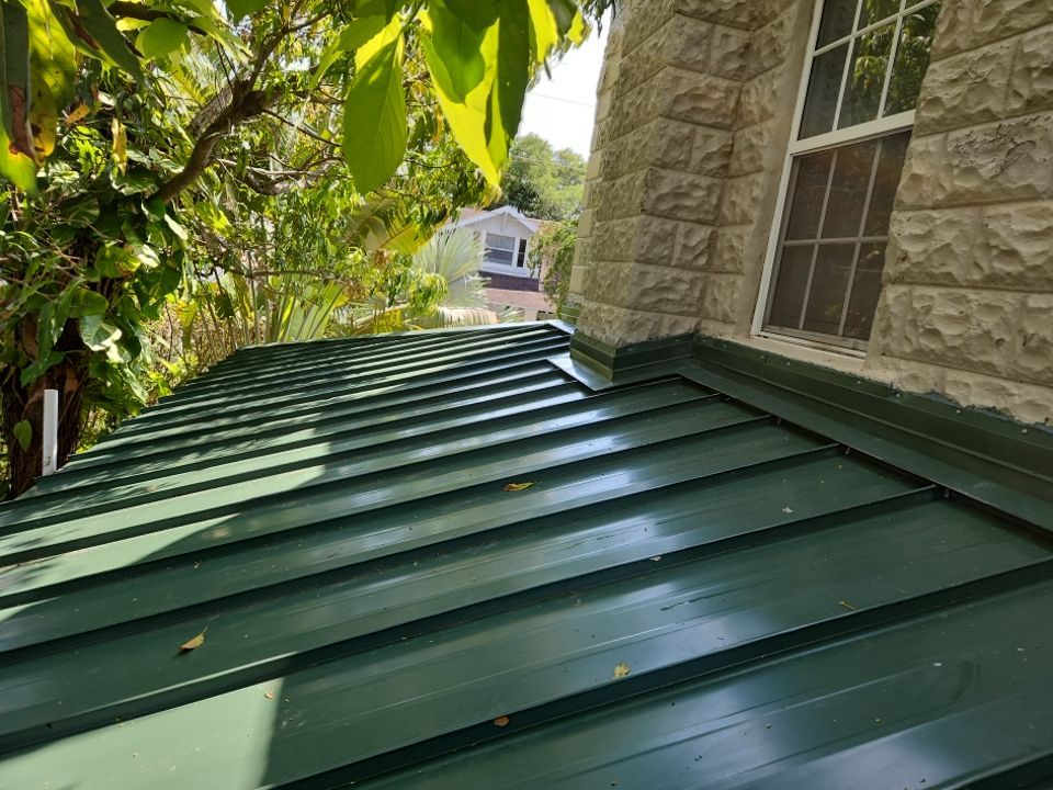 Metal Roof - Galvalume Evergreen by Istueta Roofing