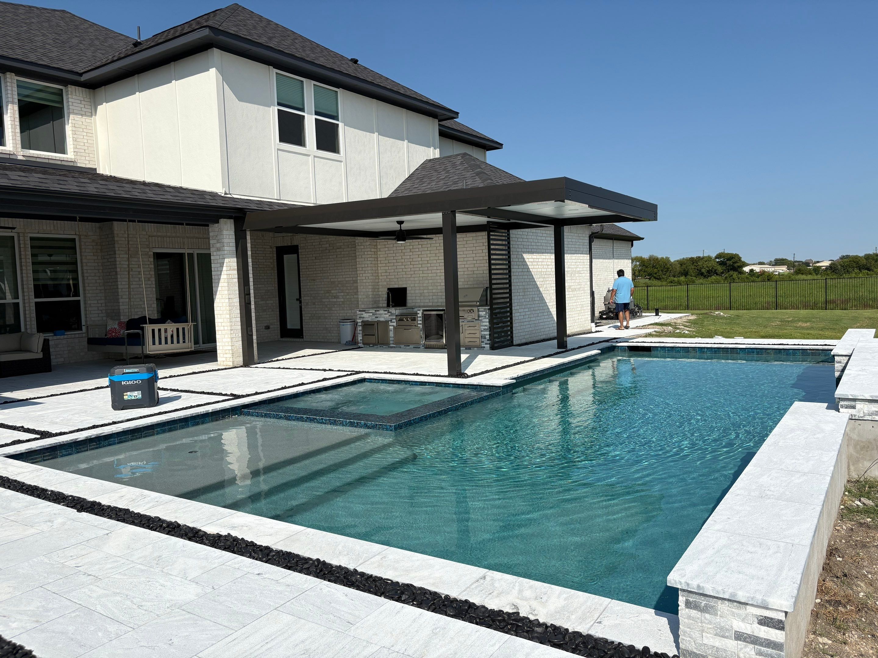 Modern Pool with Inline Spa and LED Lighting by Pinnacle Pools and Spas - DFW