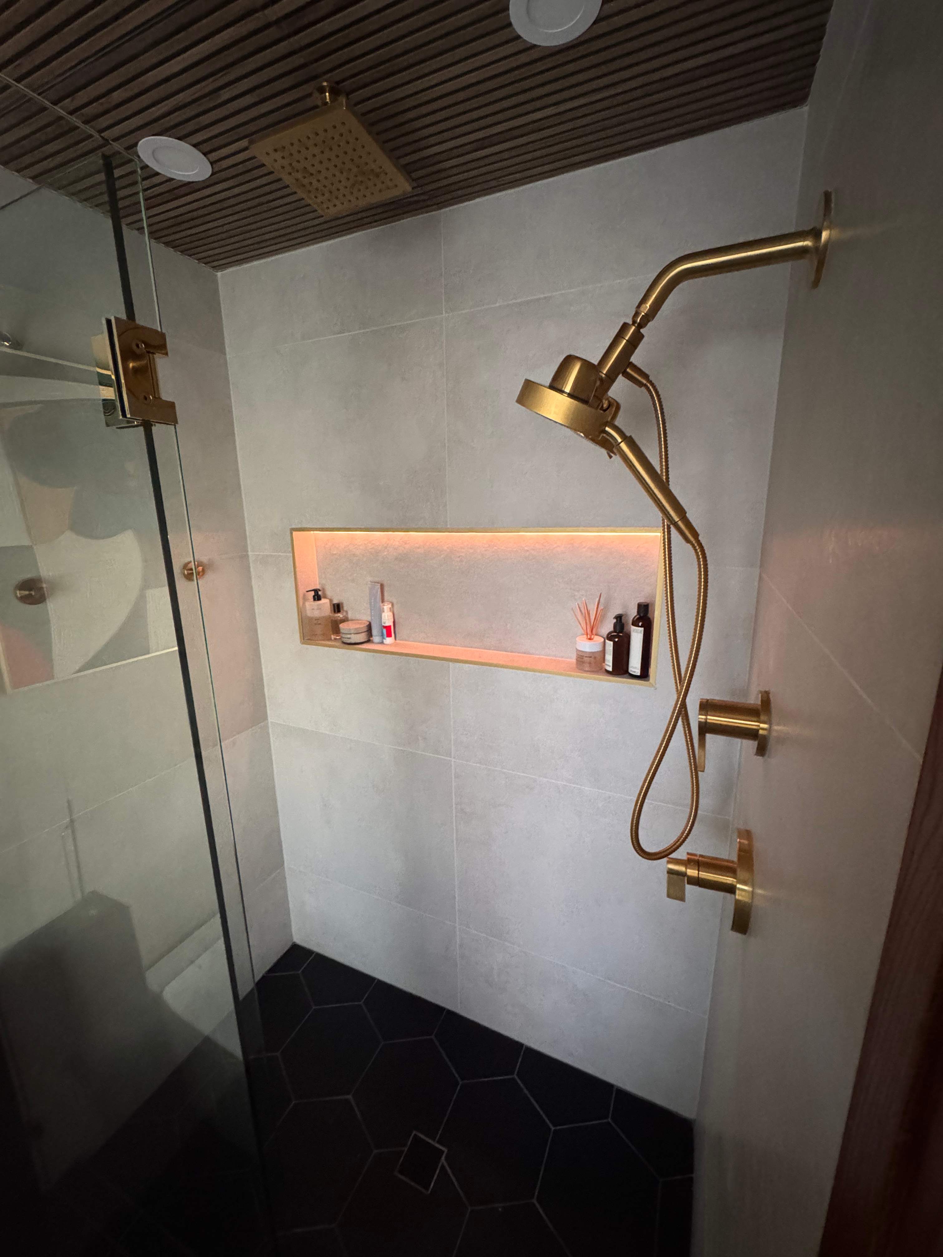 Master bathroom renovation by Prudencio