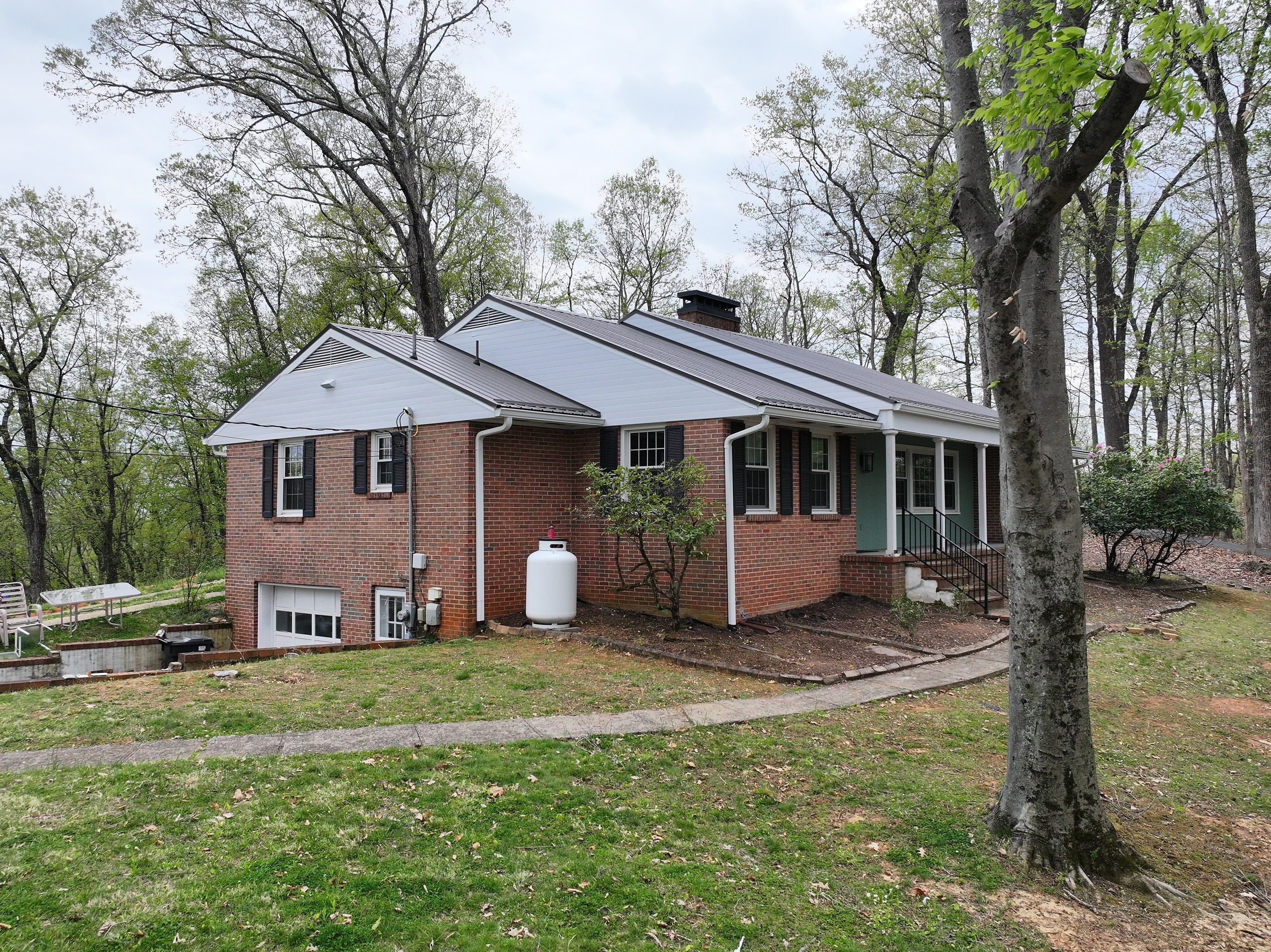 Jones Residence by Omnia Roofing