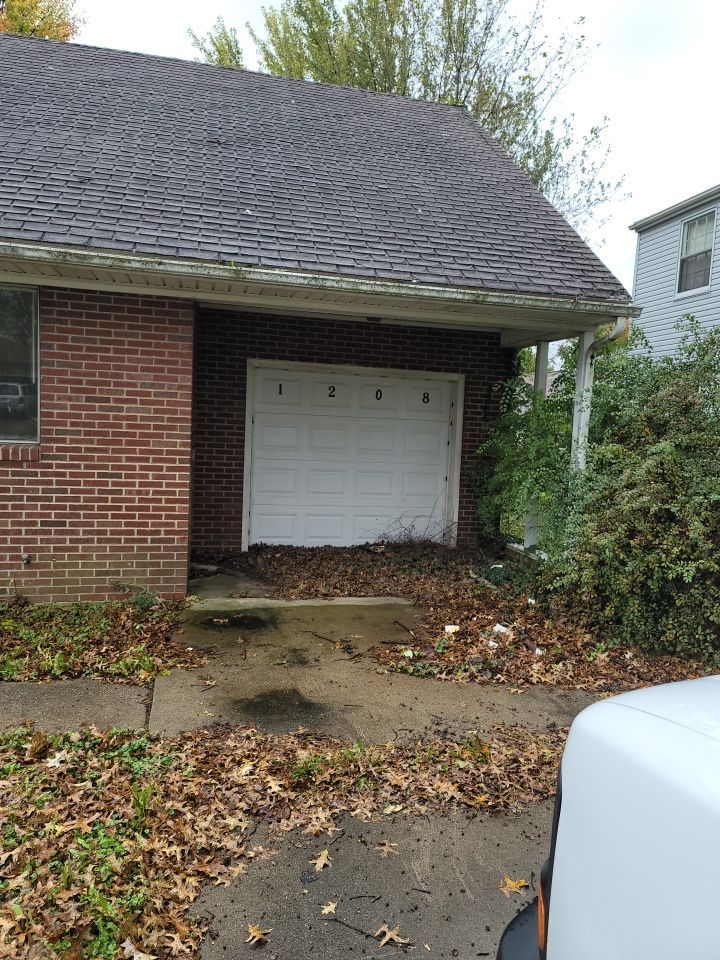 Brand: Atlas Pinnacle Color: Pristine Black by Eagle Eye Roofing